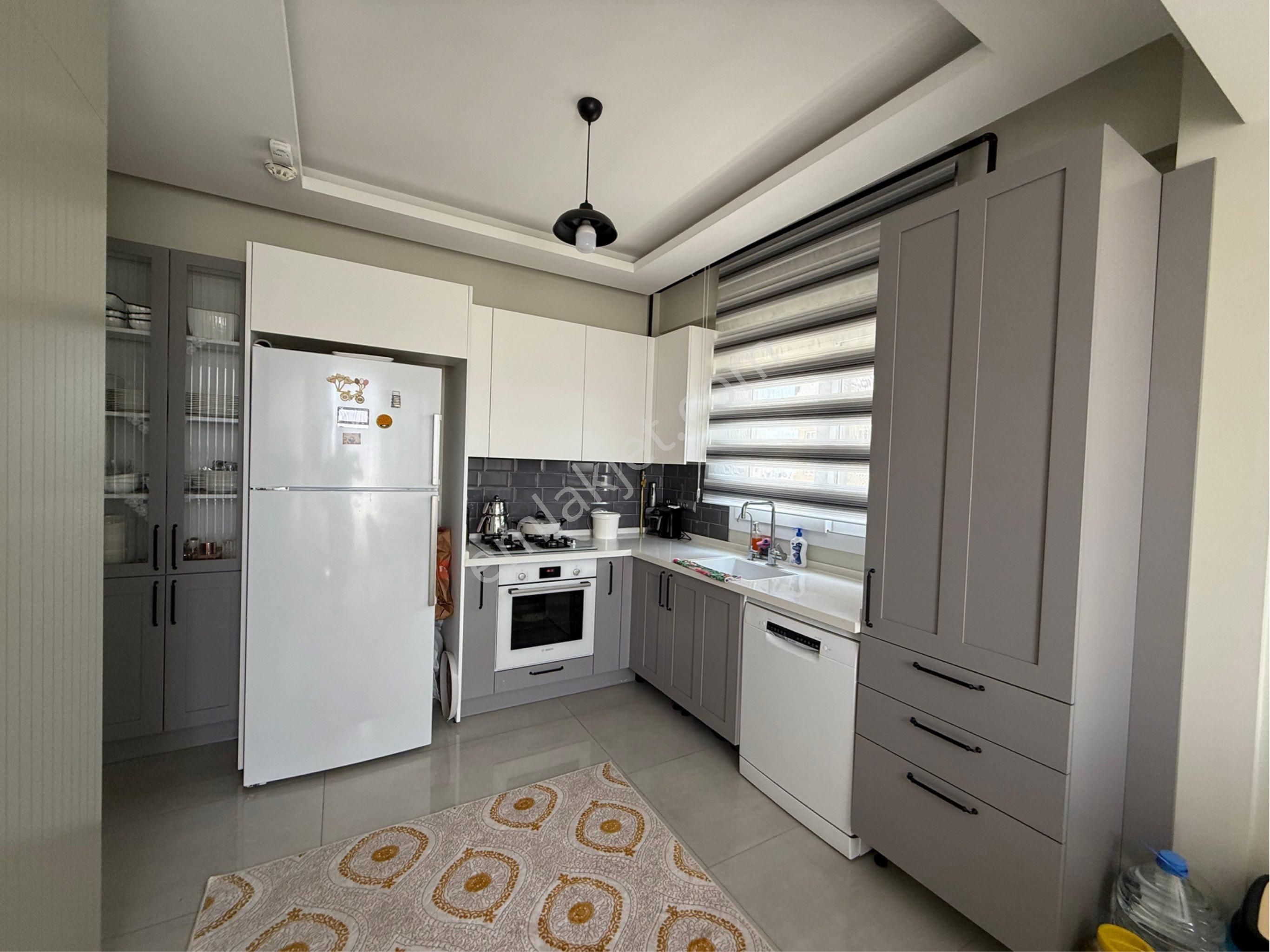 Atatürk Mahallesi Tepe 406 Sitesinde Satılık Daire