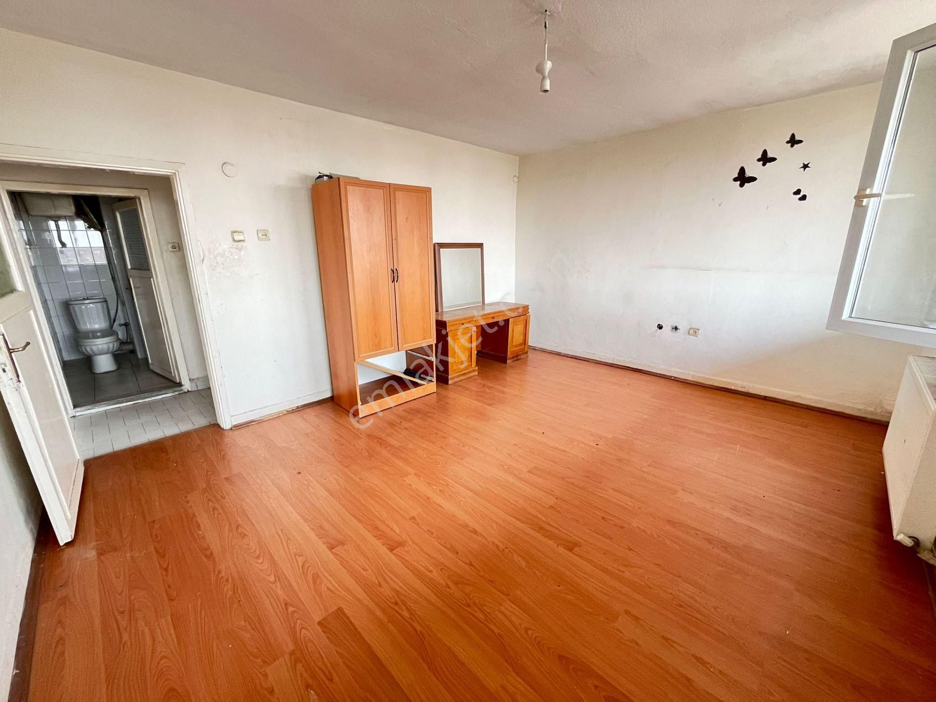 Loft'tan Sefaköy Tam Merkezde Kıralık 3+1 6.kat Daire