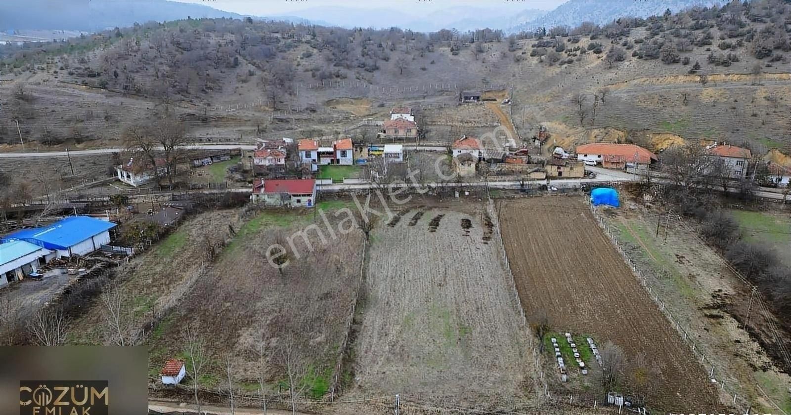 Bilecik Bozüyük Çaydere - Mersu Alabalık Yanında Tarla