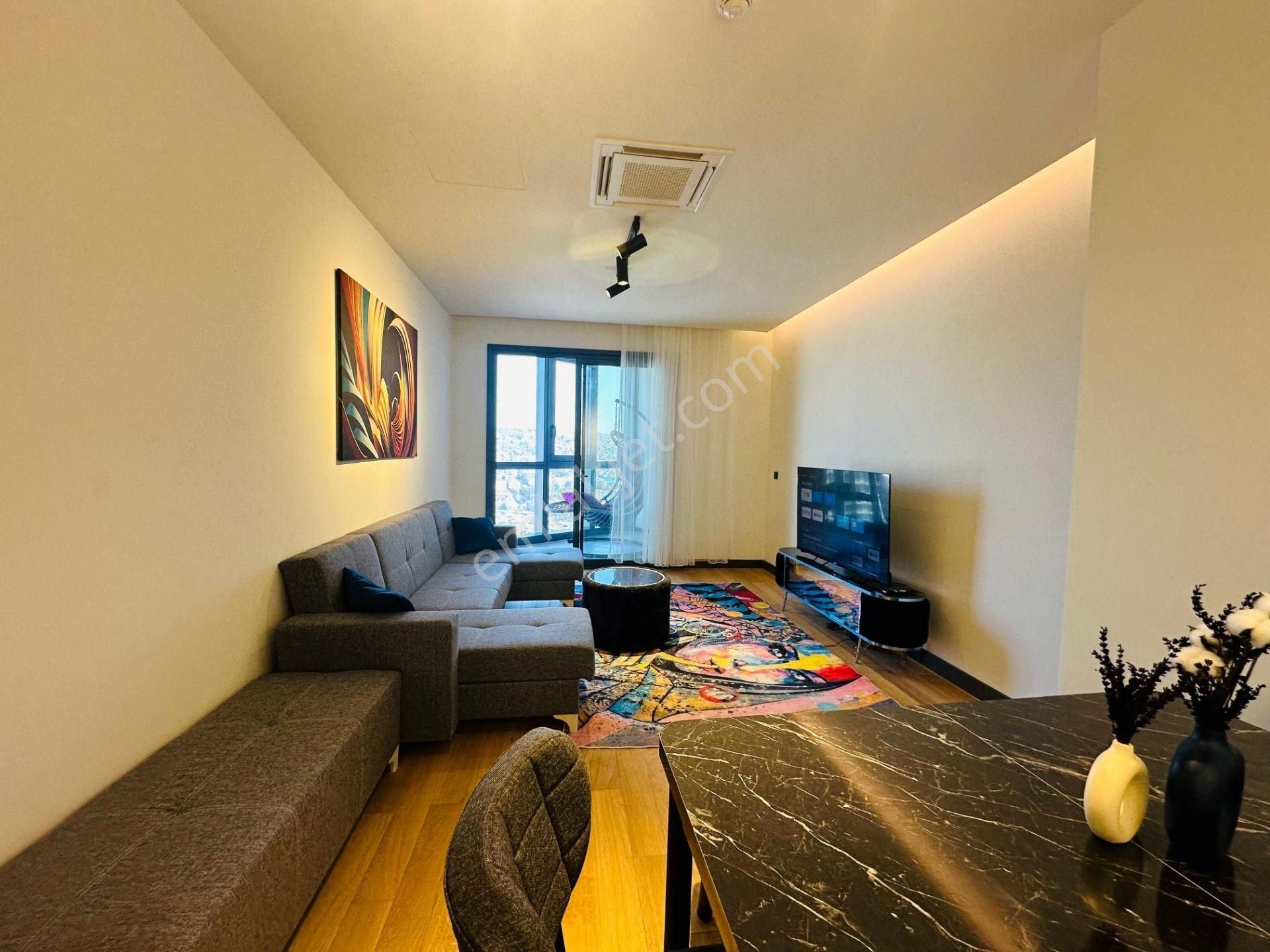 Mahall Bomonti 23. Kat Kiracısız Ful Eşyalı Balkonlu Satılık 1+1