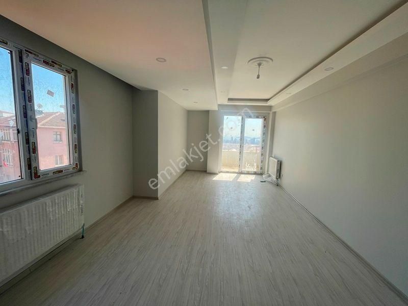 Yakacık Da Temiz Orman Havası Ve Muhteşem Manzaralı 3+1 İskanlı