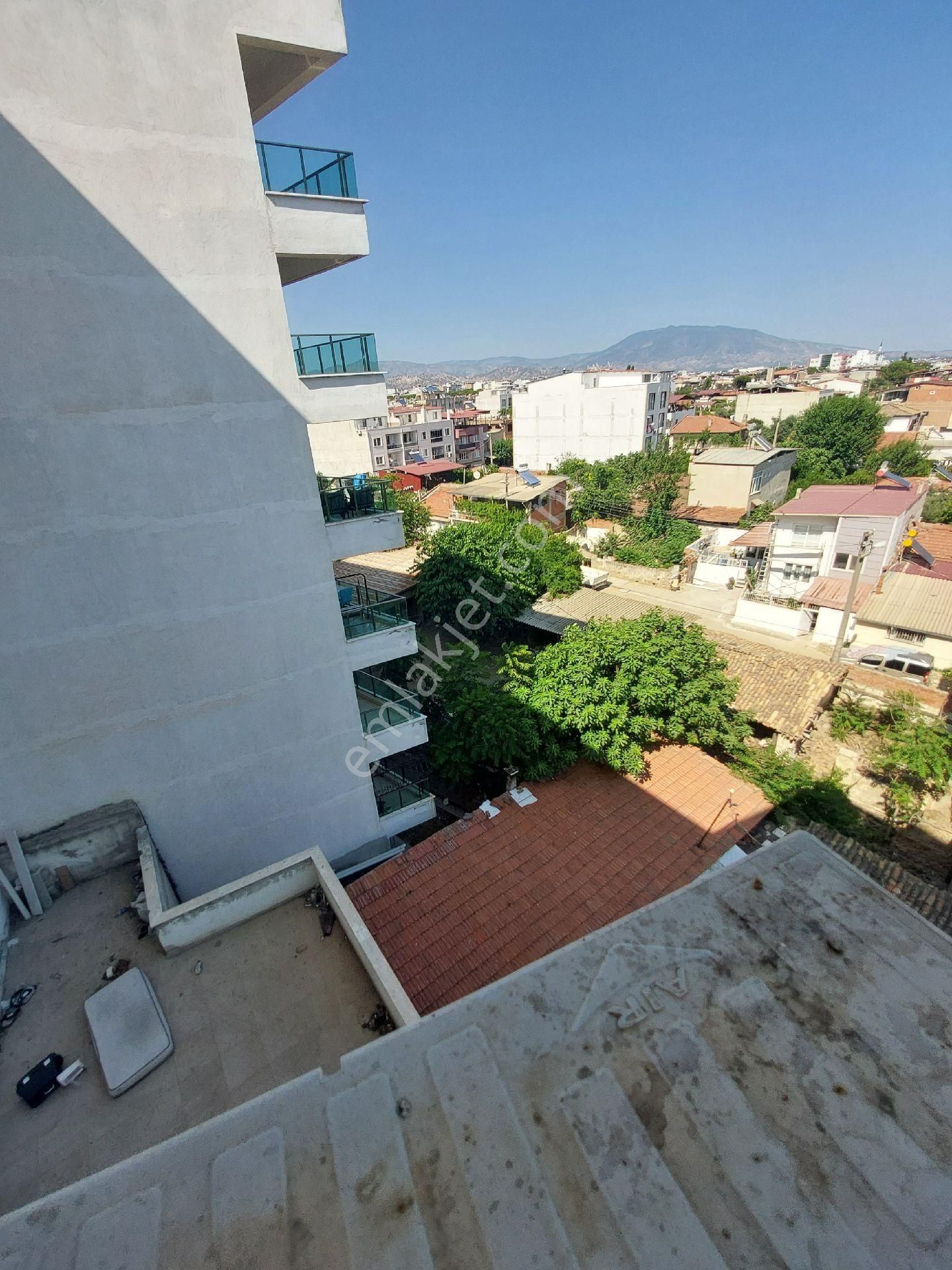 Hürriyet Caddesi Üzeri Dumlupınar Mahallesinde 1+1 Eşyalı Arakat Daire - Görsel 12