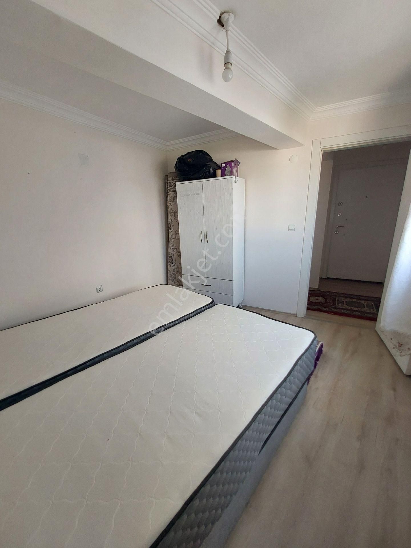 Hürriyet Caddesi Üzeri Dumlupınar Mahallesinde 1+1 Eşyalı Arakat Daire - Görsel 8