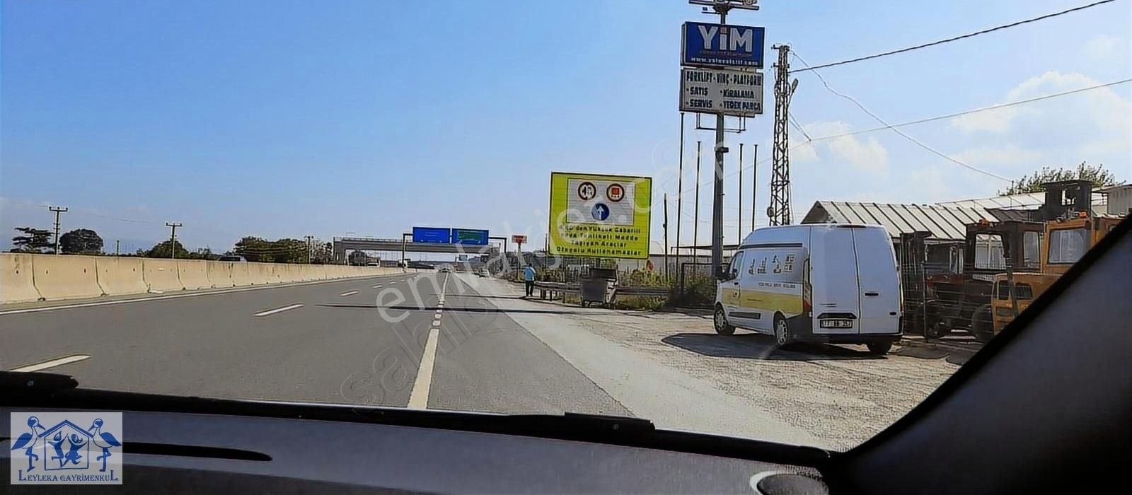 Altınova Sanayi İmarı Sınırında Anayol Kenarında 2580 M2 Arsa