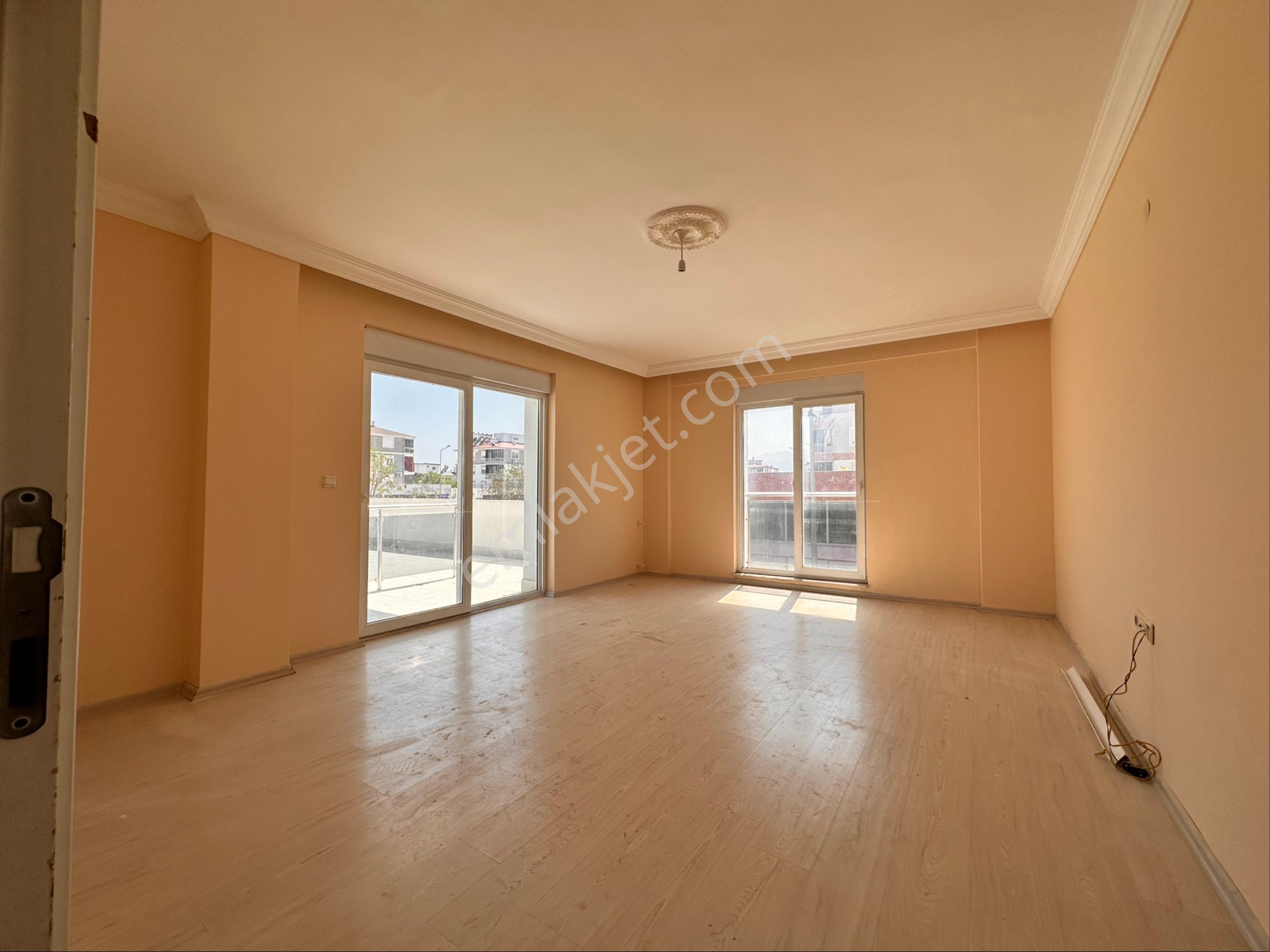 Mehmet Atay Cadde Üzerinde Mehmet Akif Ersoyda Kiralık Katta 2+1