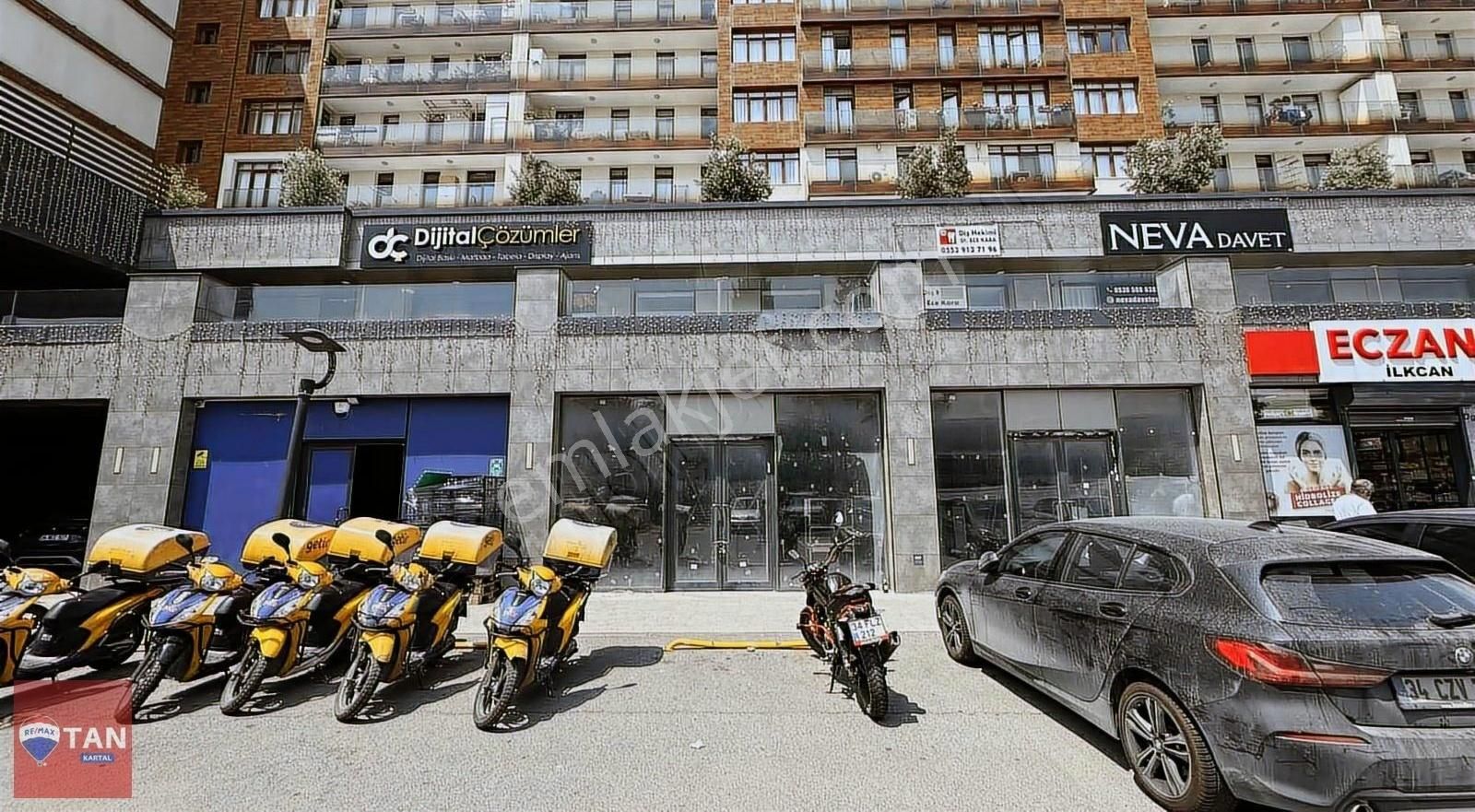 Pendik Aydosland Ticari Bölümde Ana Cephe Satılık Dükkan