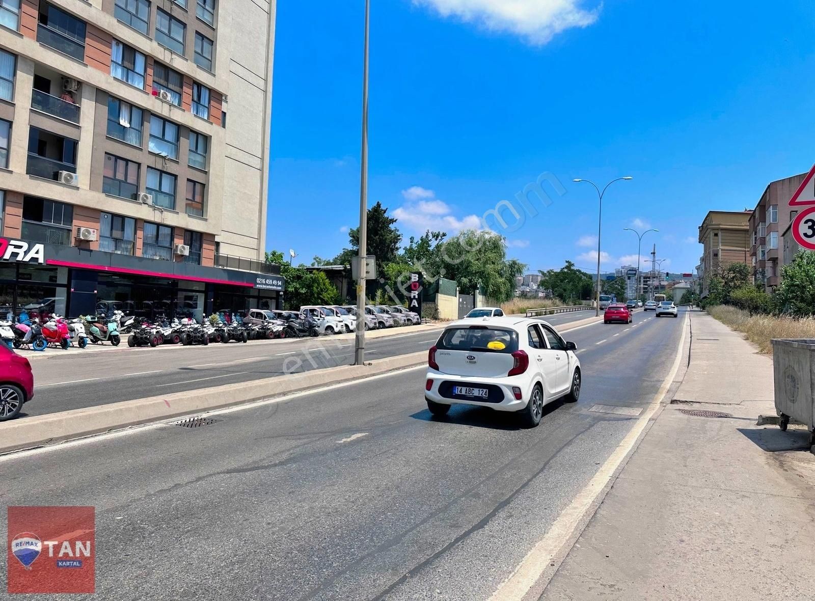 Kartal Soğanlık Yeni Mah. Merkezi Lokasyonda Arakat Satılık 2+1