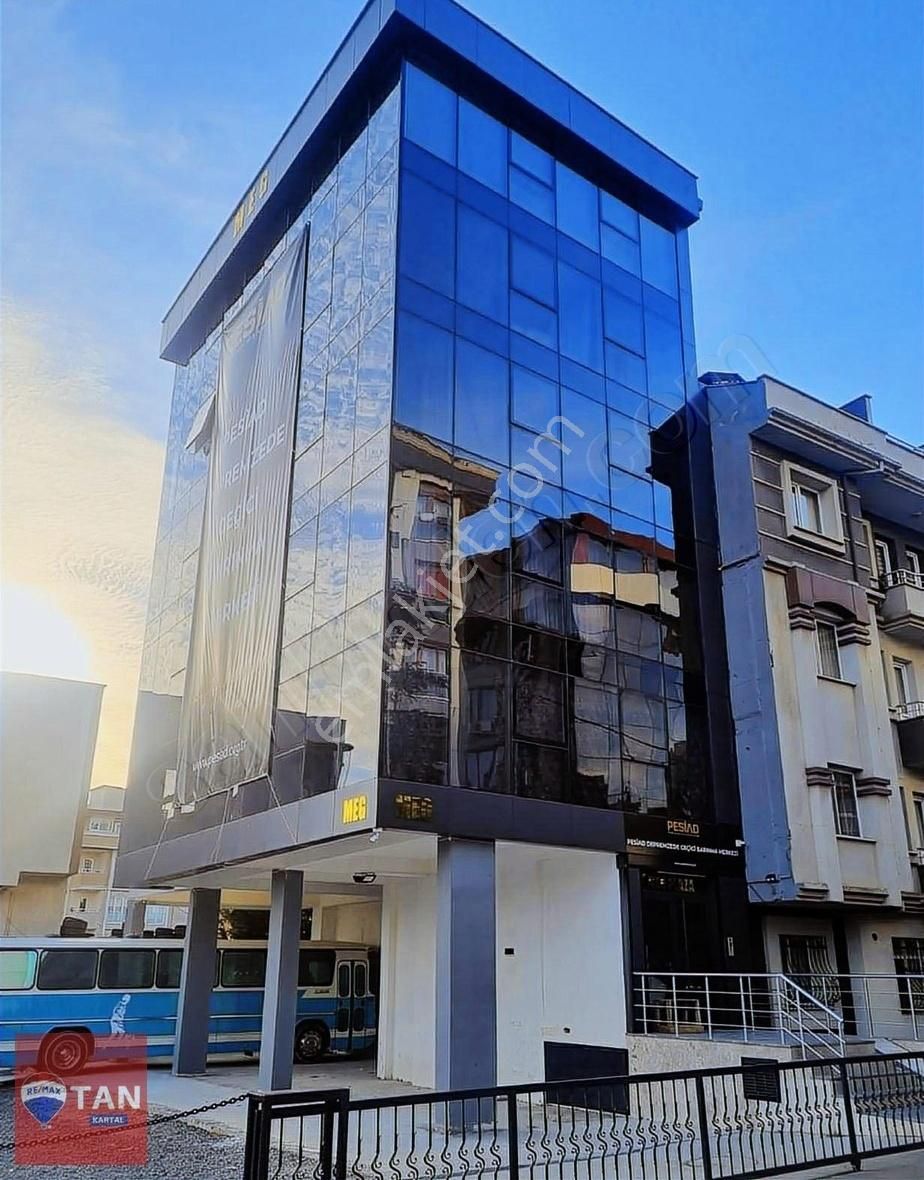 Komple Plaza Kiralık Ticari Ve Ofis Katları Pendik E5 Metro Yanı