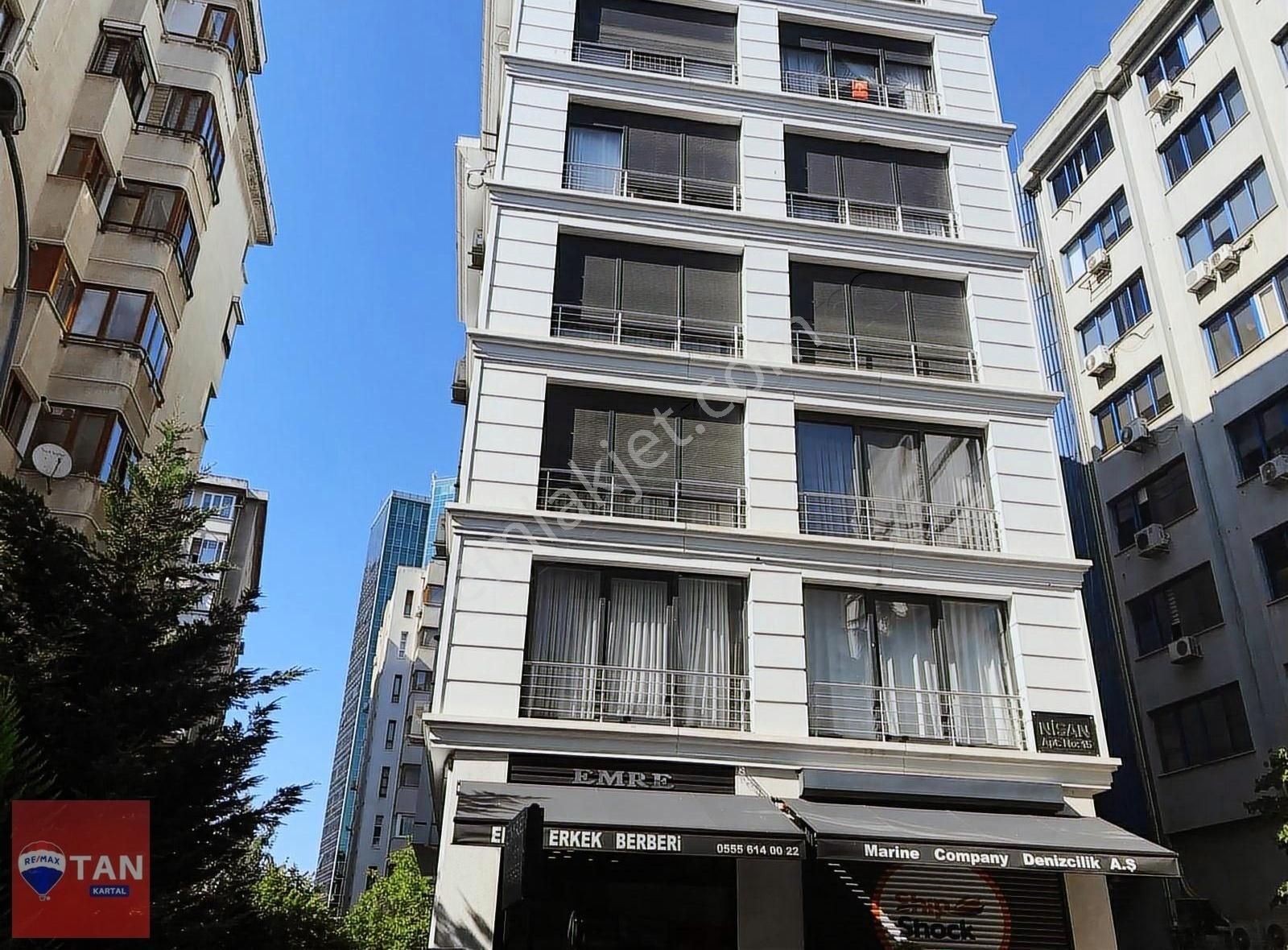 Kozyatağı 19 Mayıs Caddesinde Kiralık 3+1 Daire