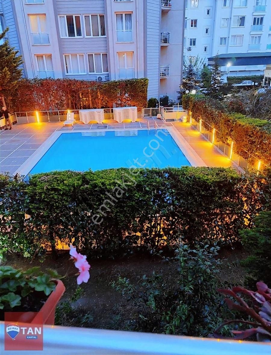 Pendik Yeşilbağlar Da Havuz Manzaralı Site İçinde 2+1 Daire