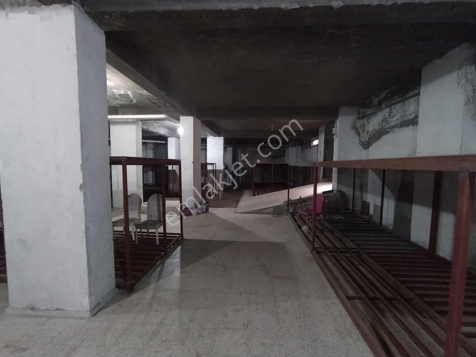 Yeniyol Cuma Pazarında 600 M2lik Kiralık Depo