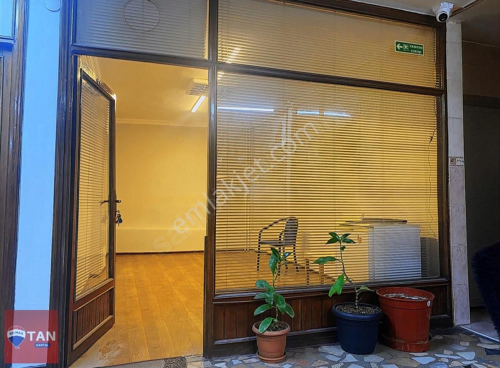Kartal Yukarı Mahalle Merkezi Konumda Kiralık Büro Ofis