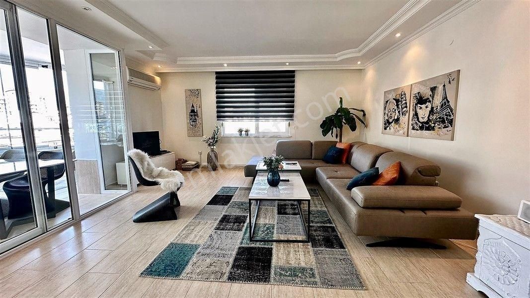 Alanya Cıkcıllı Merkeze 200m, Denize 650m – Eşyalı 3+1 Daire
