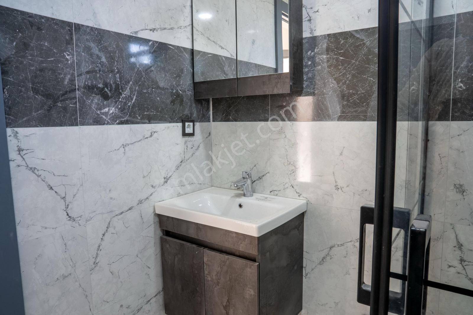 Demirel 'de Sıfır Arakat Önü Full Açık 2+1 Daire - Görsel 5