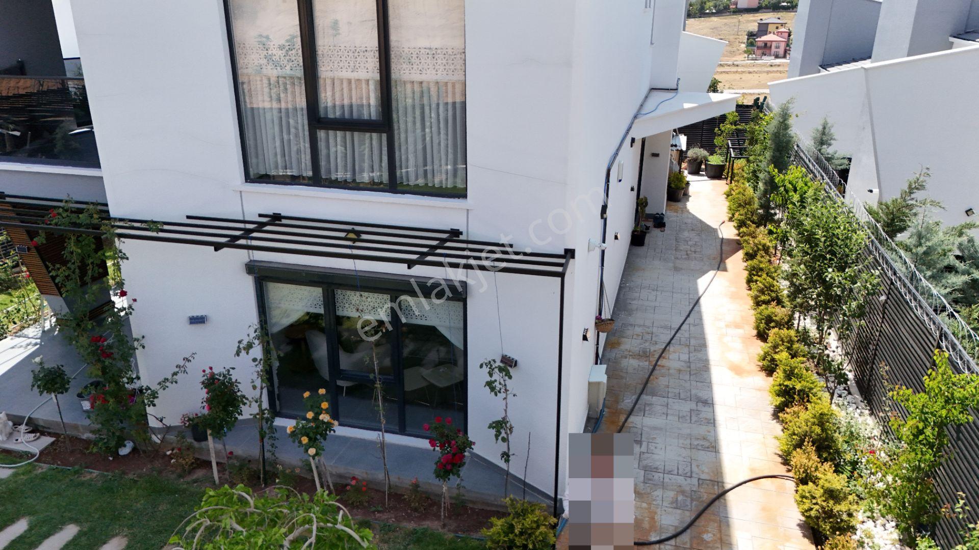 5+1 Güney Cephe 280 M2 Super Lüks Villa - Görsel 32