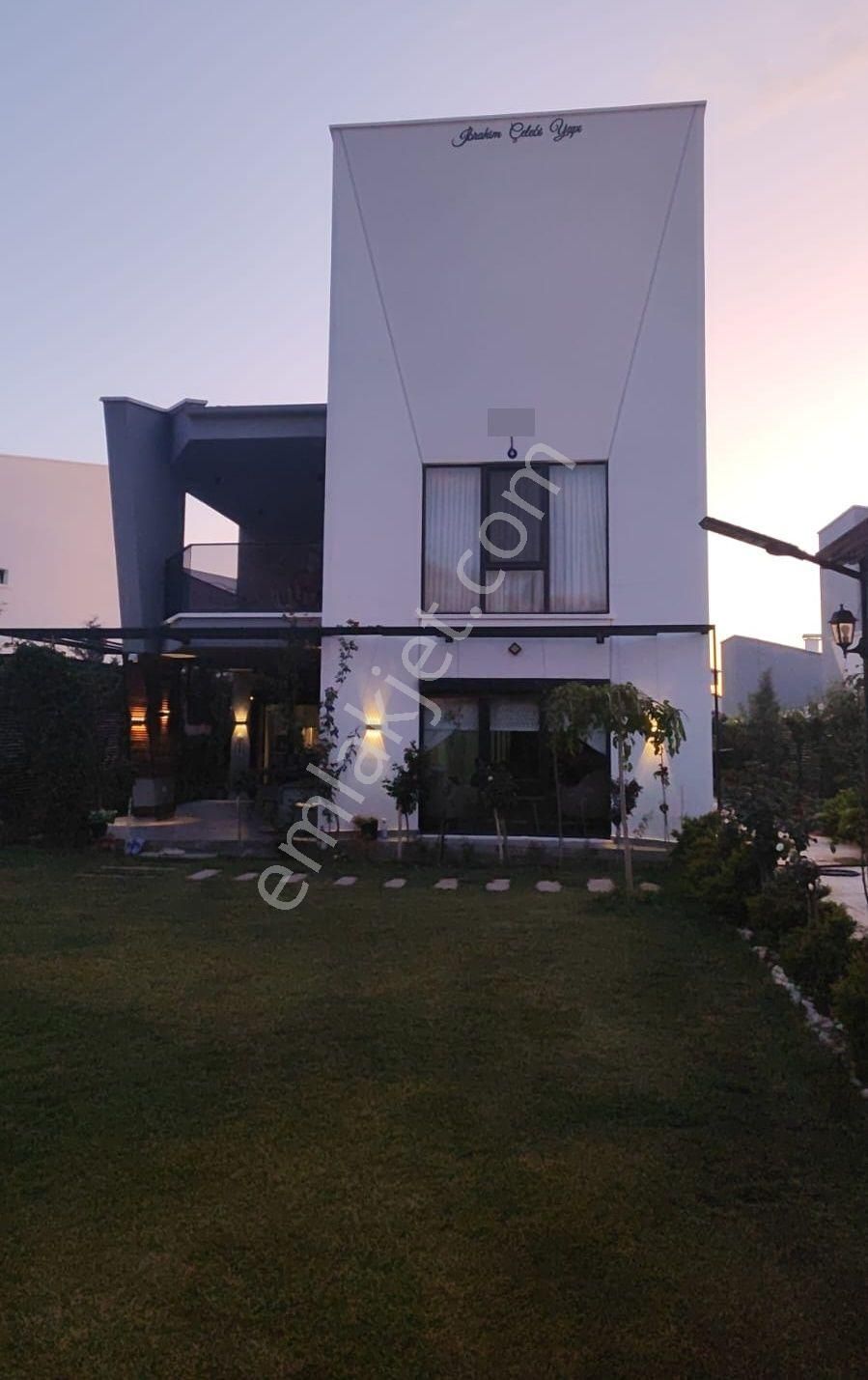 5+1 Güney Cephe 280 M2 Super Lüks Villa