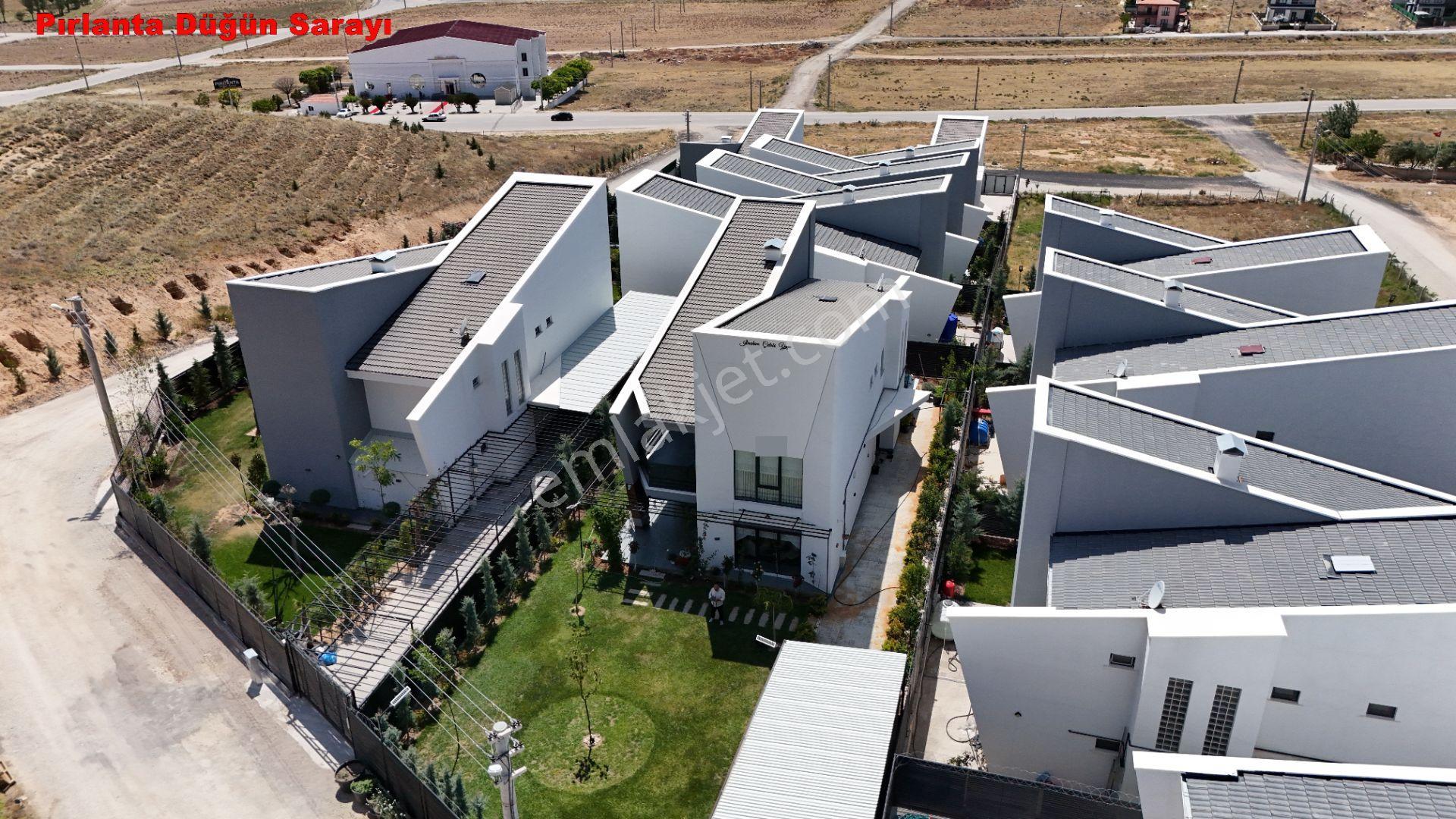 5+1 Güney Cephe 280 M2 Super Lüks Villa - Görsel 30