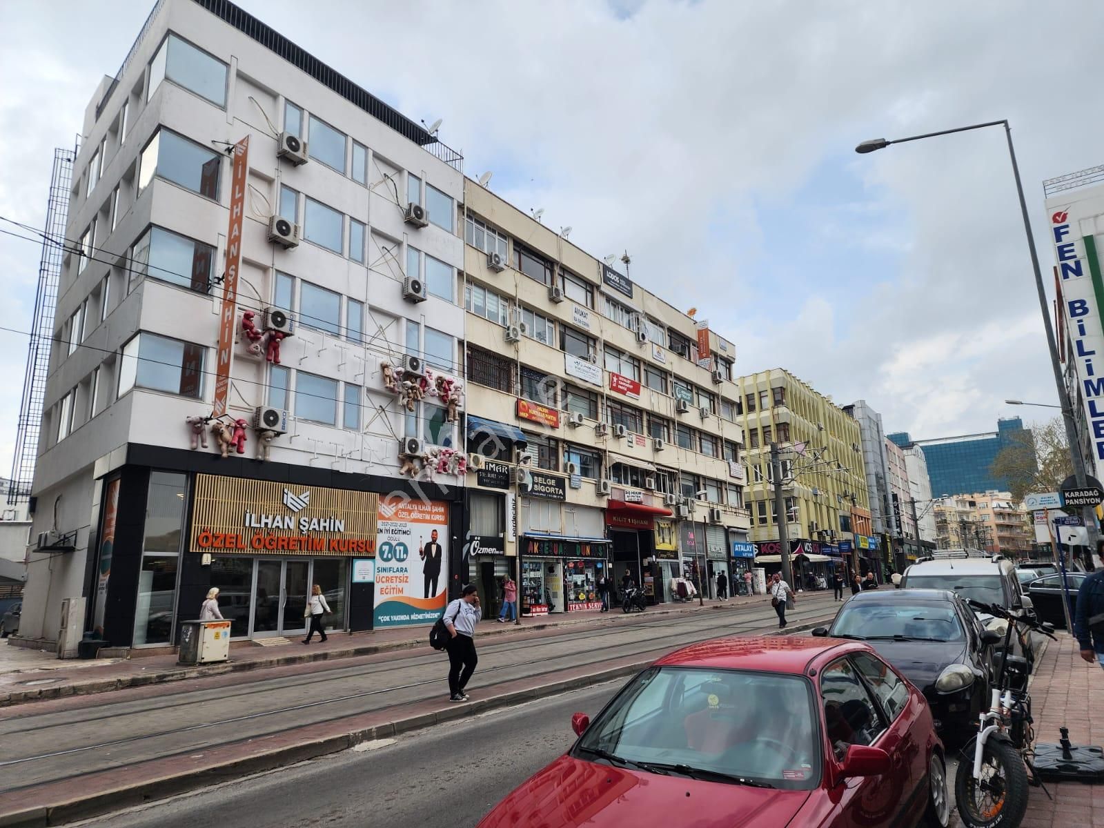 Tahılpazarı İsmet Paşa Cad.de 2. Katta Satılık Net 38 M2 Ofis