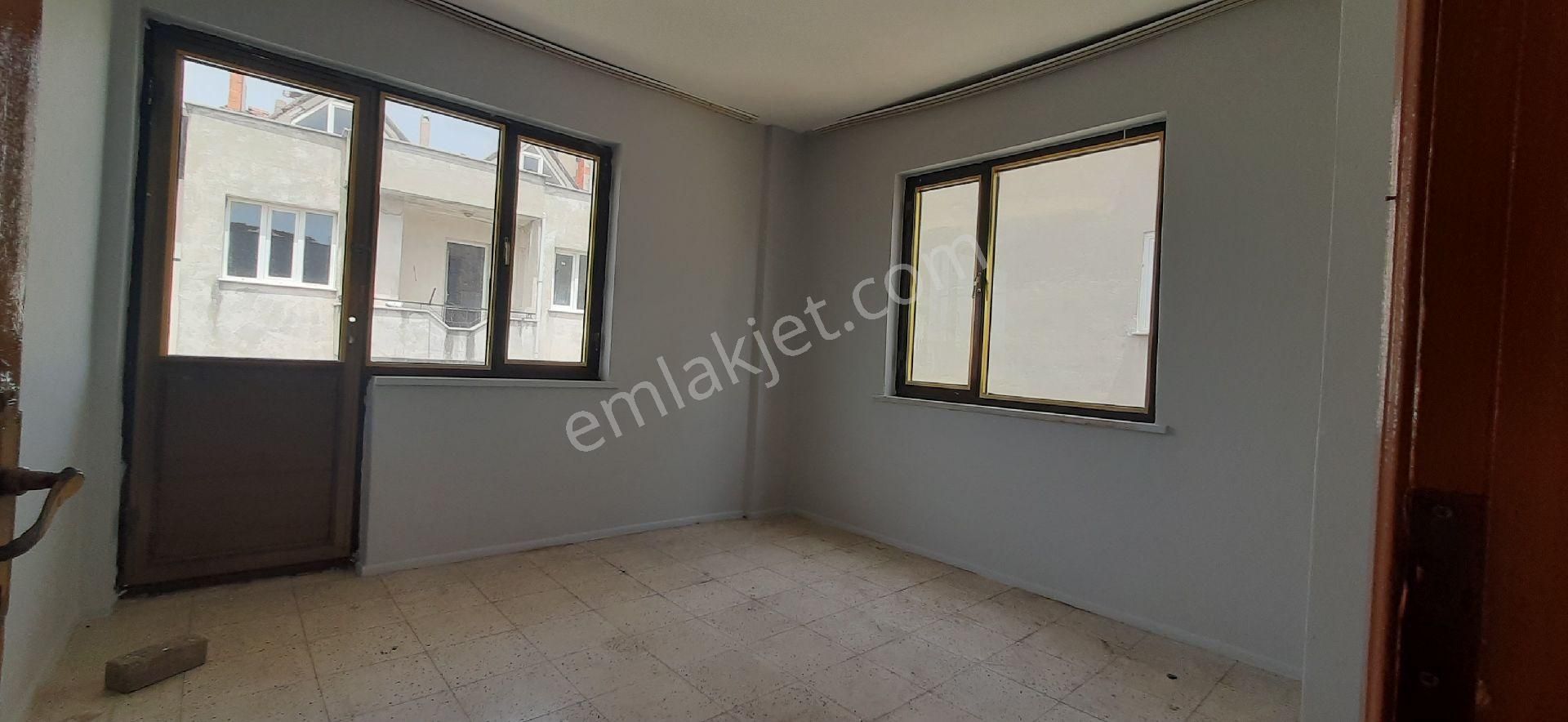 Manisa Akhisar Ulu Cami Mah. Kiralık 3+1 Daire İstanbul Yolu Üzeri