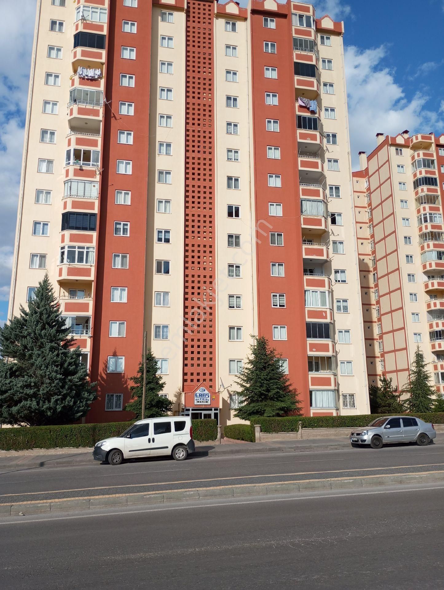 Bahçelievler Serkentte Geniş 3+1 Daire Komple Yapılı Ana Caddede