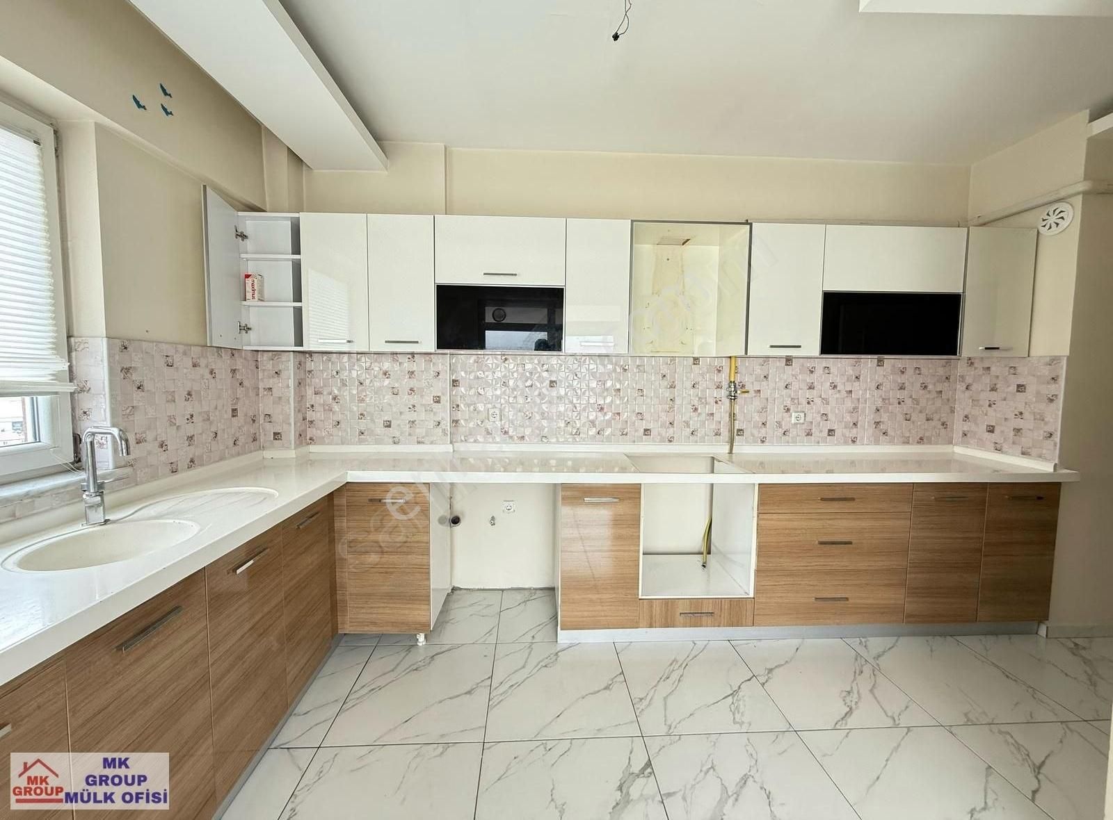 Hulusi Akar'a Sıfır Giyinme Odalı Ultra Lux 4+1 Satılık Daire