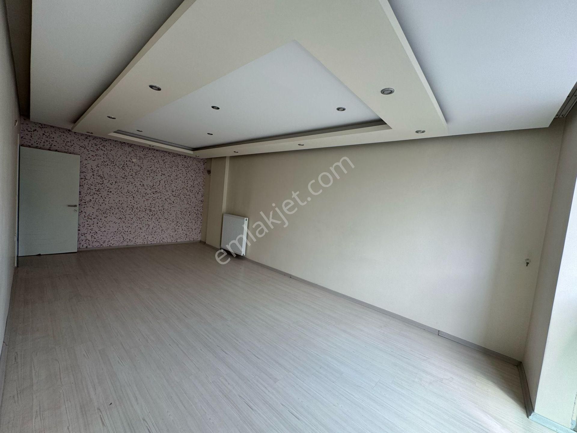 Karakaş Mahallesi Cadde Üzerinde Kiralık 2+1 Arakat Daire