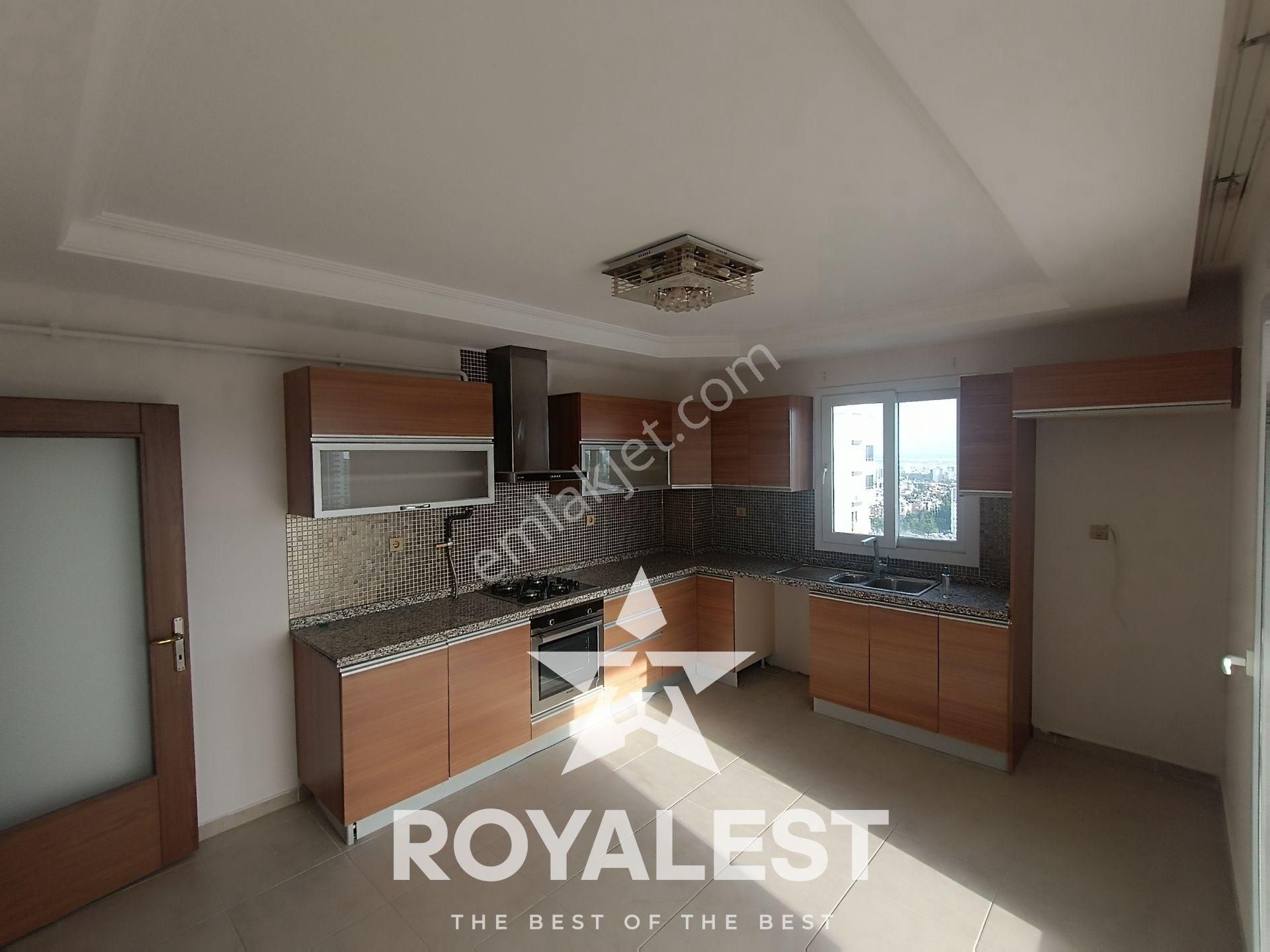 Royalestten Sosyal Donatılı Site İçerisinde 3+1