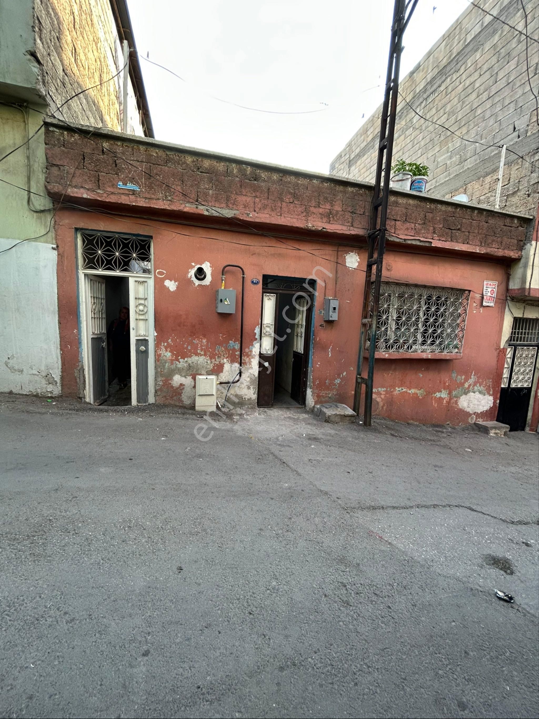 Yukarıbayır Mahallesi Tek Katlı Dogal Gazlı Satılık Müstakil Ev