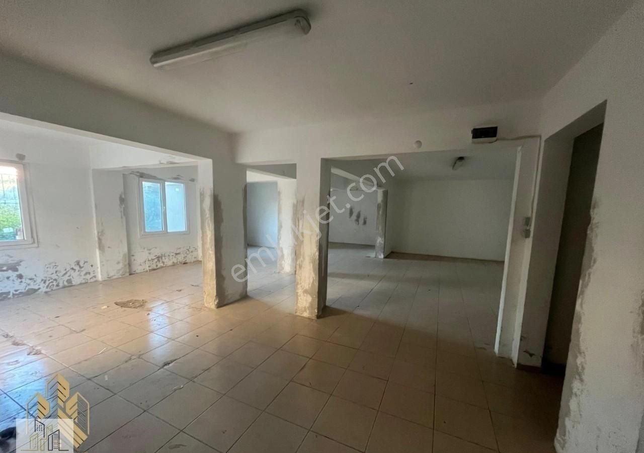 Salihpaşalar'da Anayol Kenarı 250 Metrekare Kiralık Depo