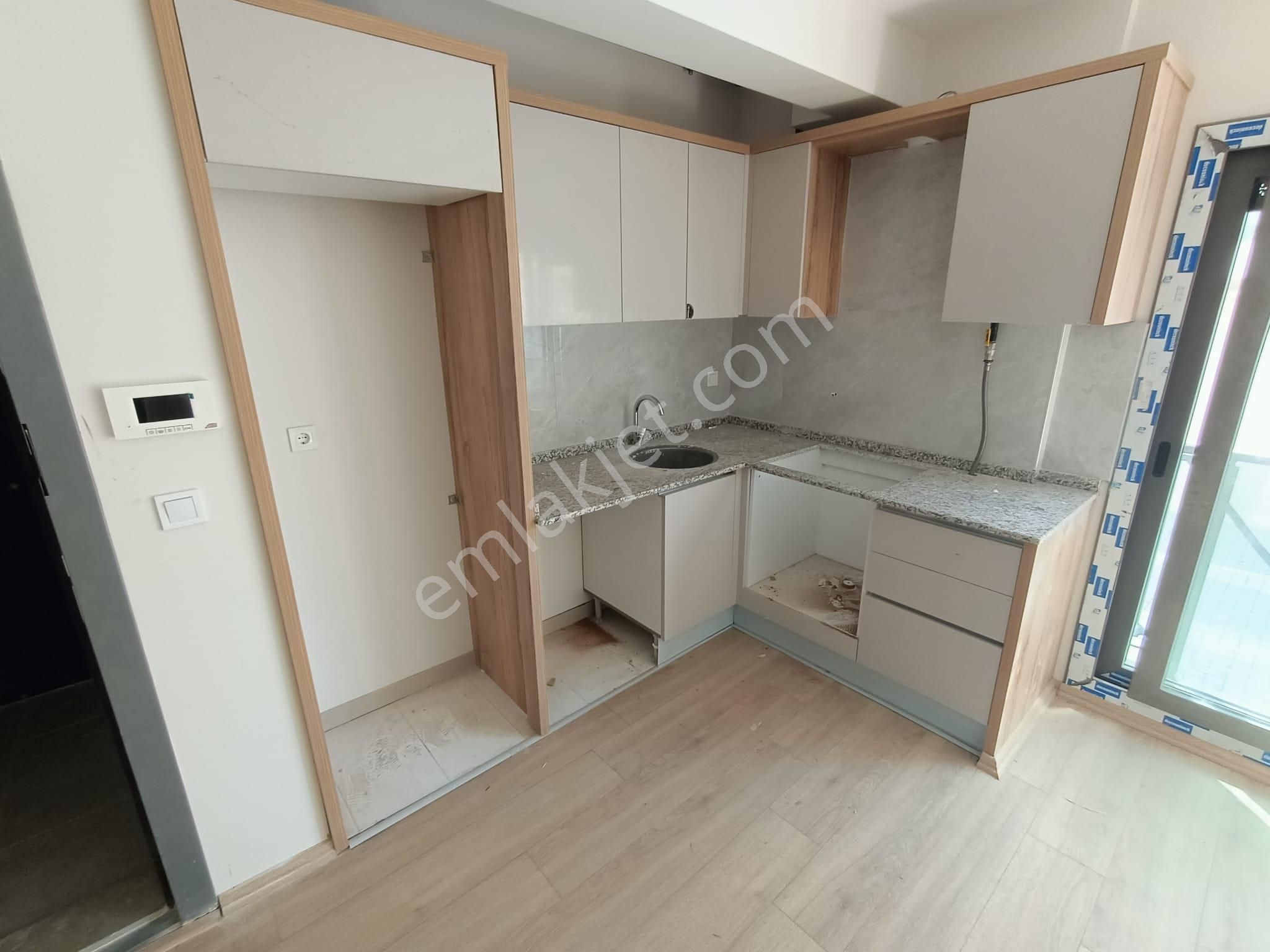 Herşeyi İle Hazır 1+1 Doğalgazlı Sıfır Lüks Daire