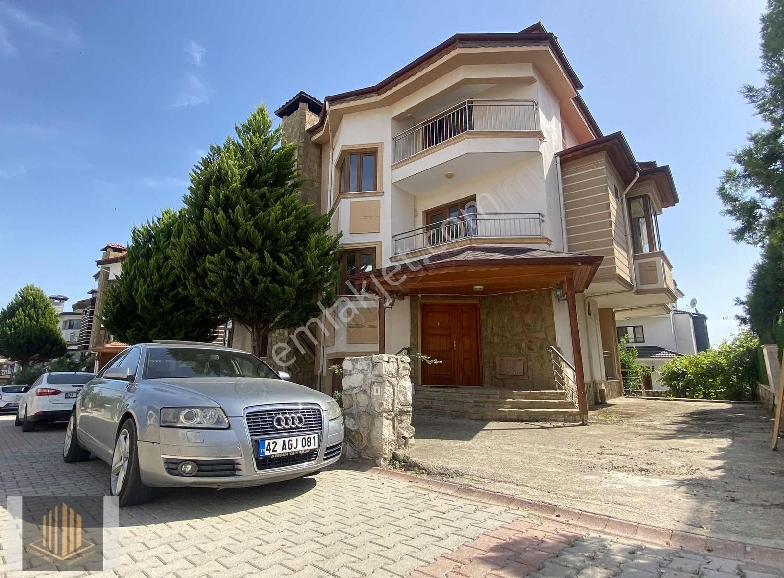 Sağlam'dan Dörtlerde Göl Ve Orman Manzaralı Triplex