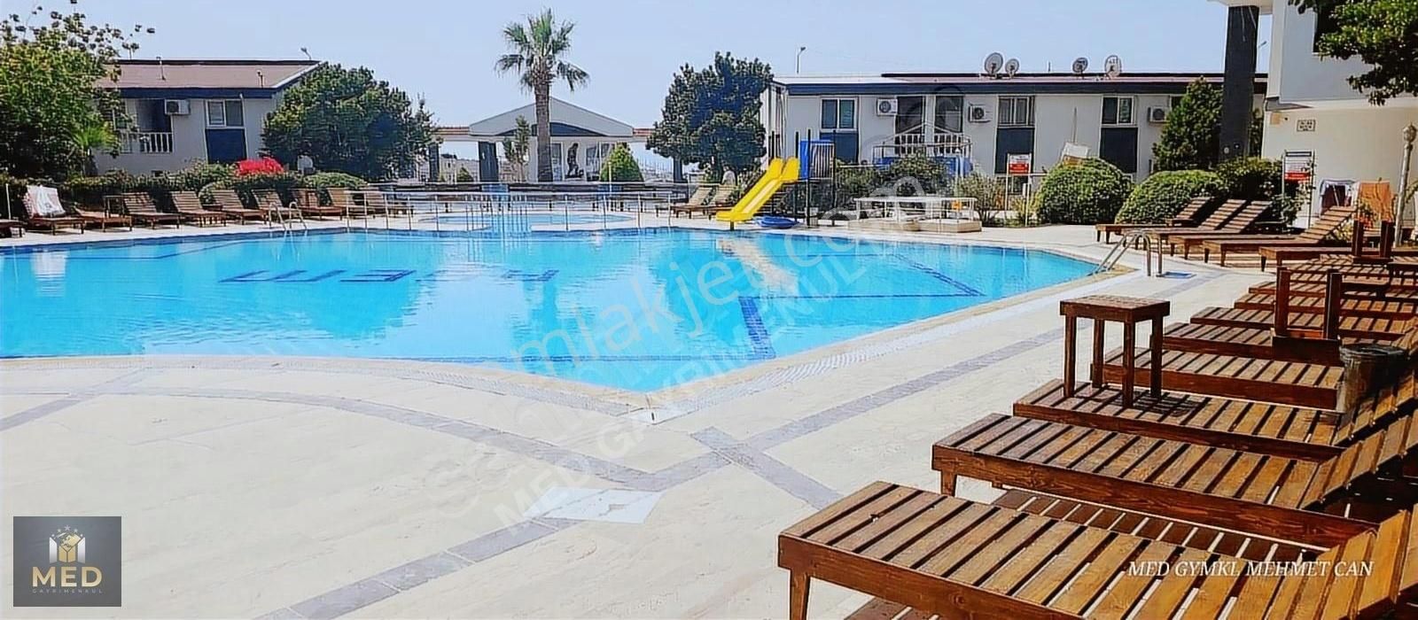 Didim Efeler Mh Havuzlu Sitede 3+1 Eşyalı Geniş Daire