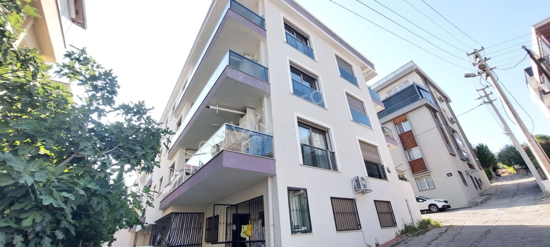 Karşıyaka Elit Sitesinde Boş Kiralık 3+1 Daire Kanıt Emlaktan