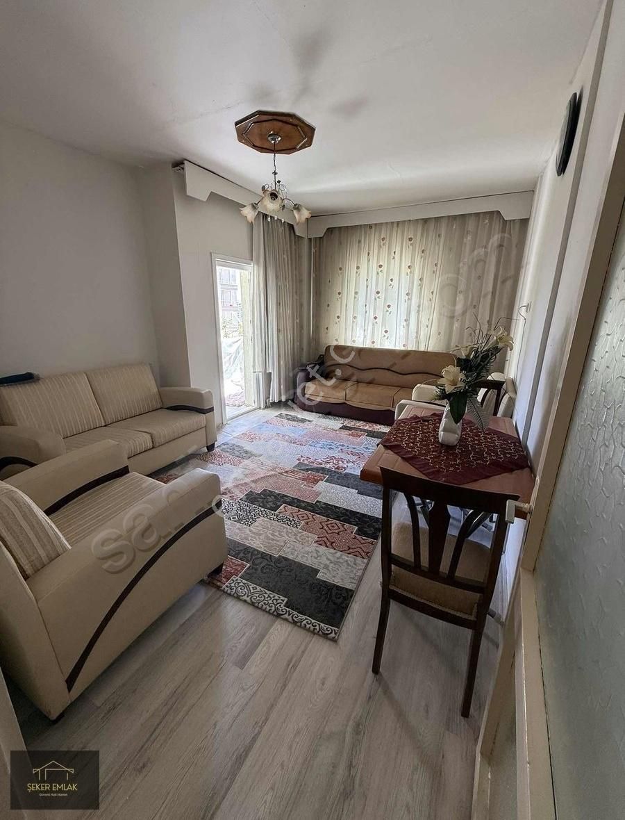 Şeker Emlaktan 80m2 3+1 Yapılı Daire