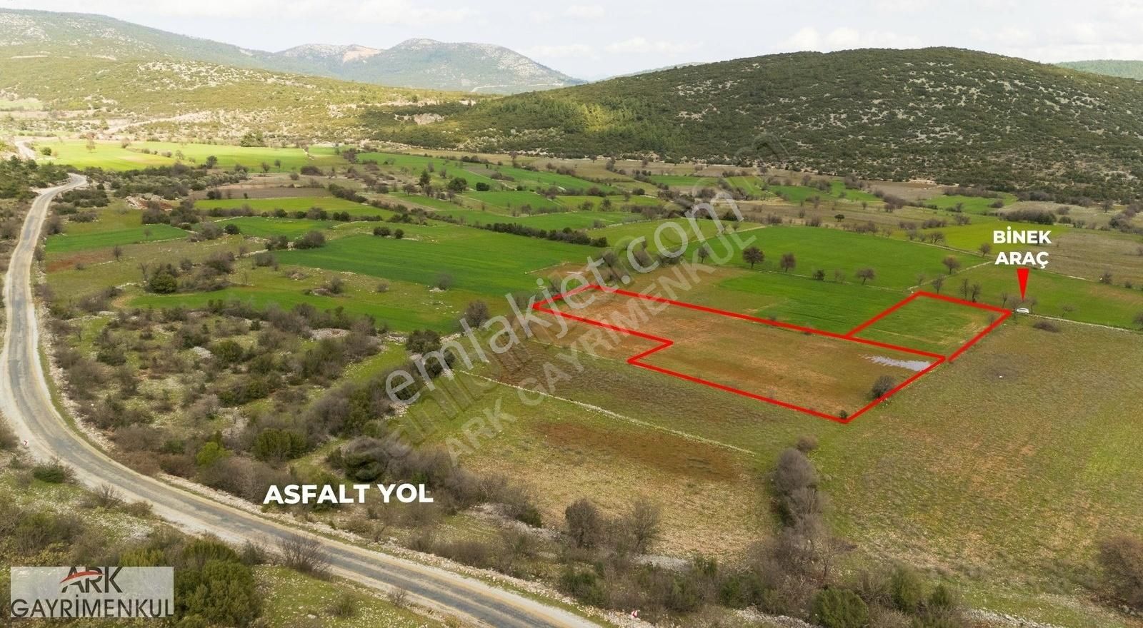 Çiftlik'te Satılık 3 Tapu Toplam 6.350 M2 Yola Cephe Tarla !