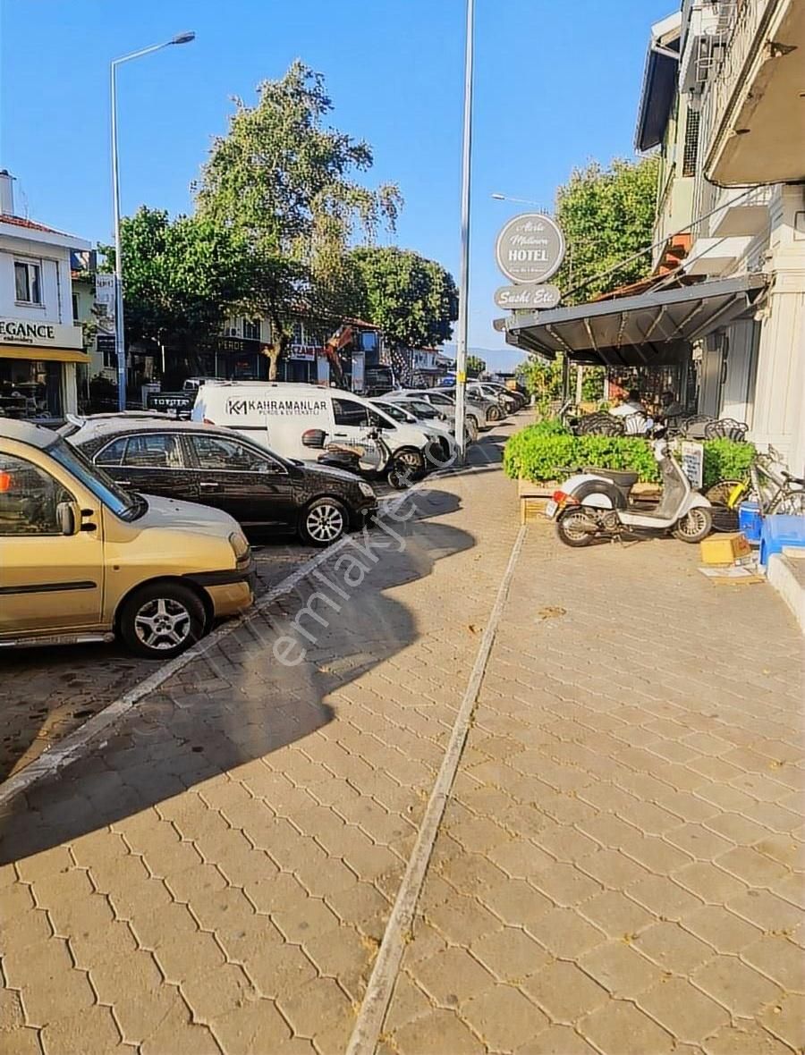 Cumhuriyet Mh.40 M2 Kiralık İşyeri.