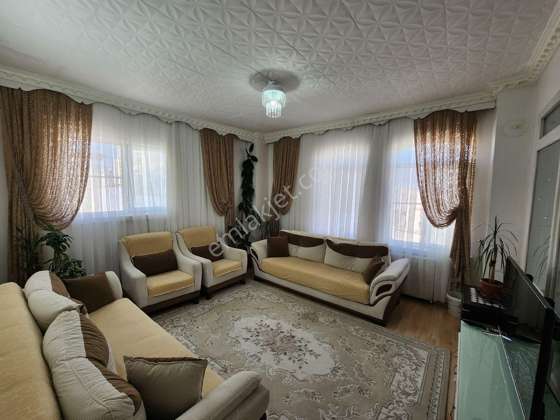 3 Artı 1 Doğalgazlı Yalıtımlı Parkeli Daire