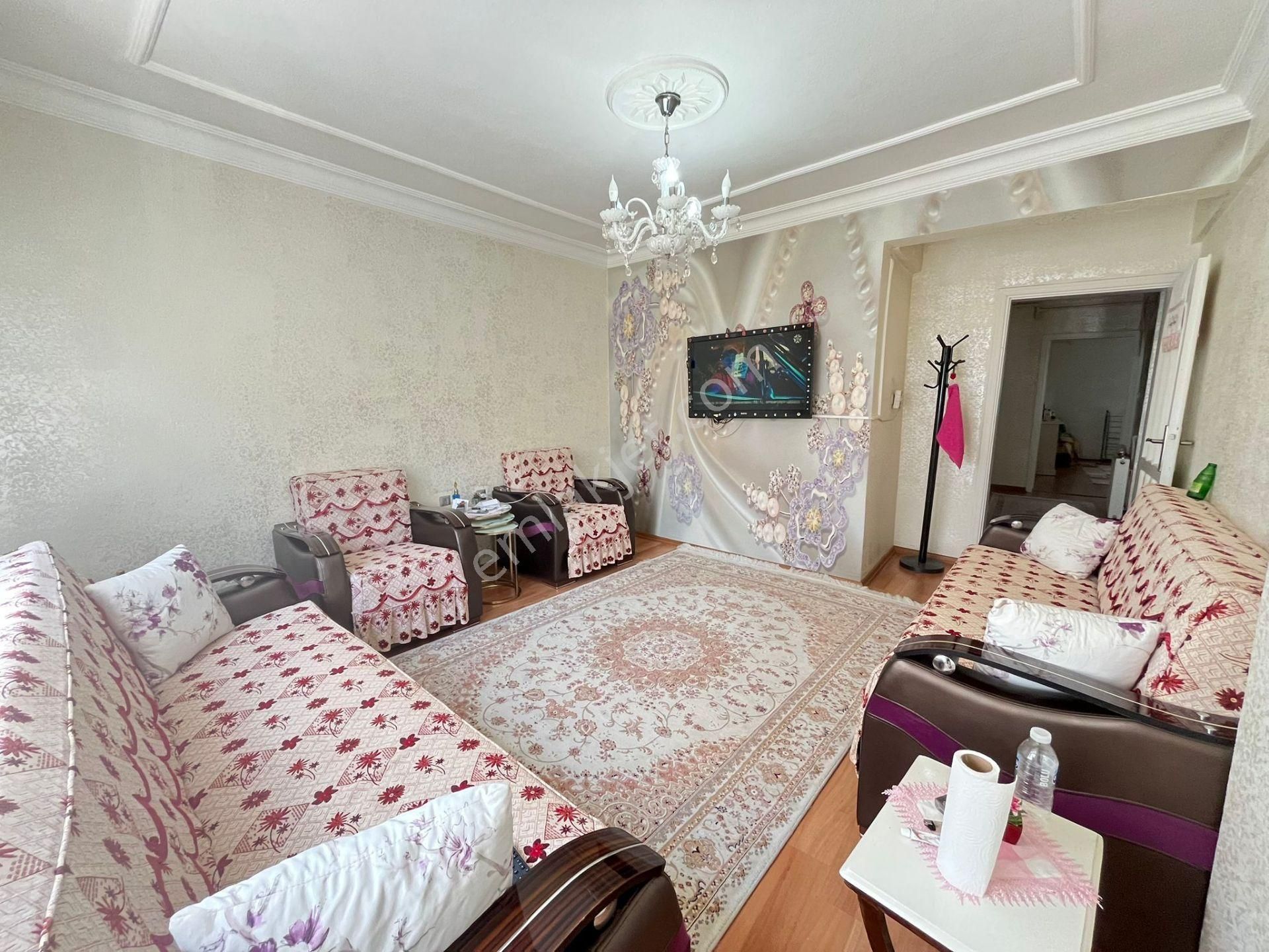 Loft'tan Tevfikbey Mh. 2+1 100m2 Masrafsız Ön Cephe Daire