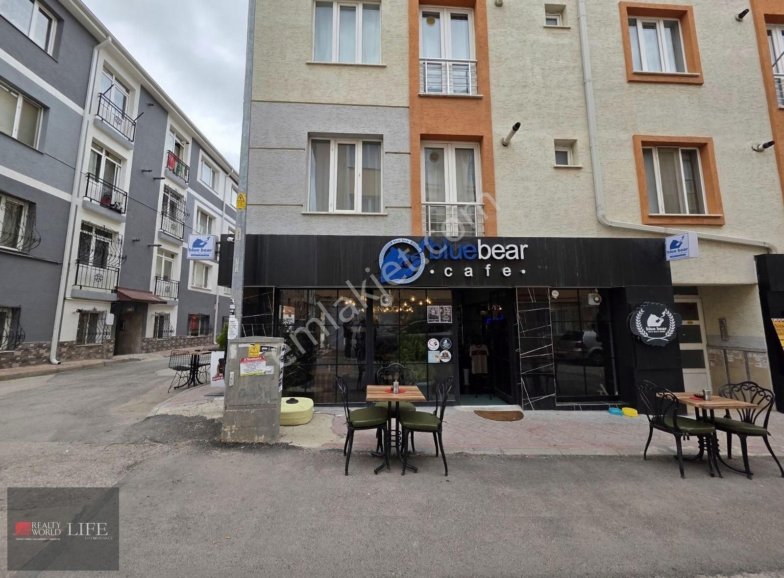 Rw Lıfe// Büyükdere Mah. Sarı Konak Sokakta Satılık 90m2 Dükkan
