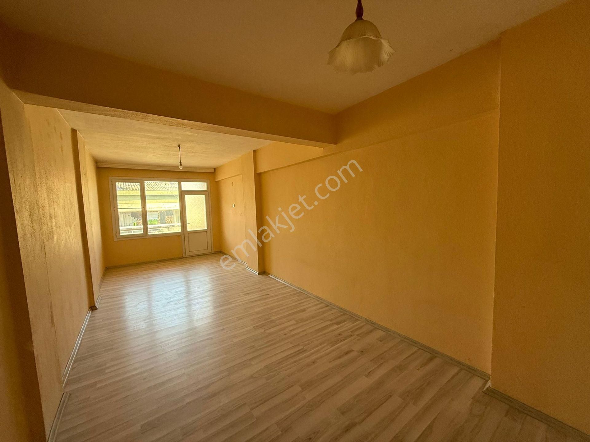 Manisa Alaşehir Alper Gayrimenkulden Sevgi Yolunda Asansörlü Kiralık 2+1 Daire