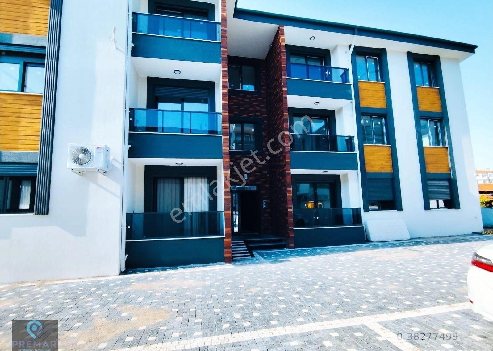 Ayvalık Altınovada 3 Katlı Binanın 2.katı 2+1 Sıfır Lüks Daire