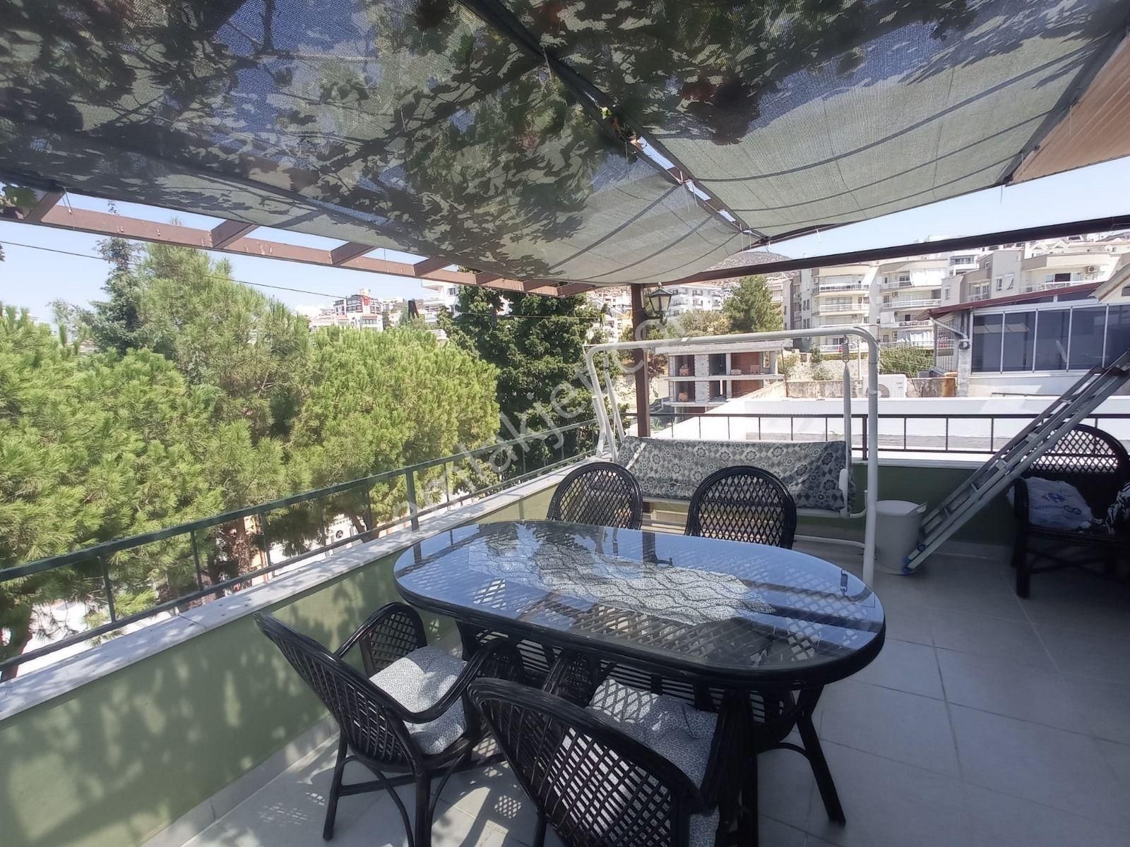 Marina Bölgesinde Satılık 4+1 Villa