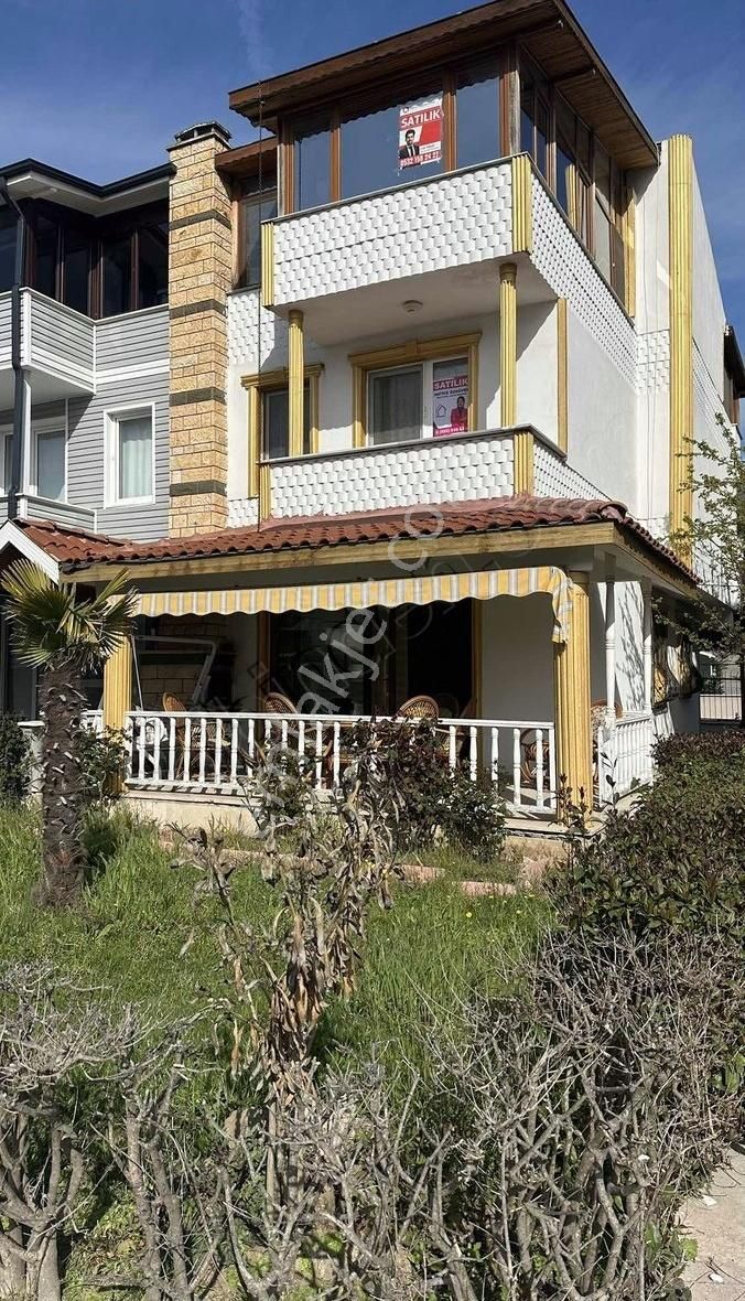Yeniçiftlik ** Site İçersi ** Denize Sıfır ** Harika Triplex