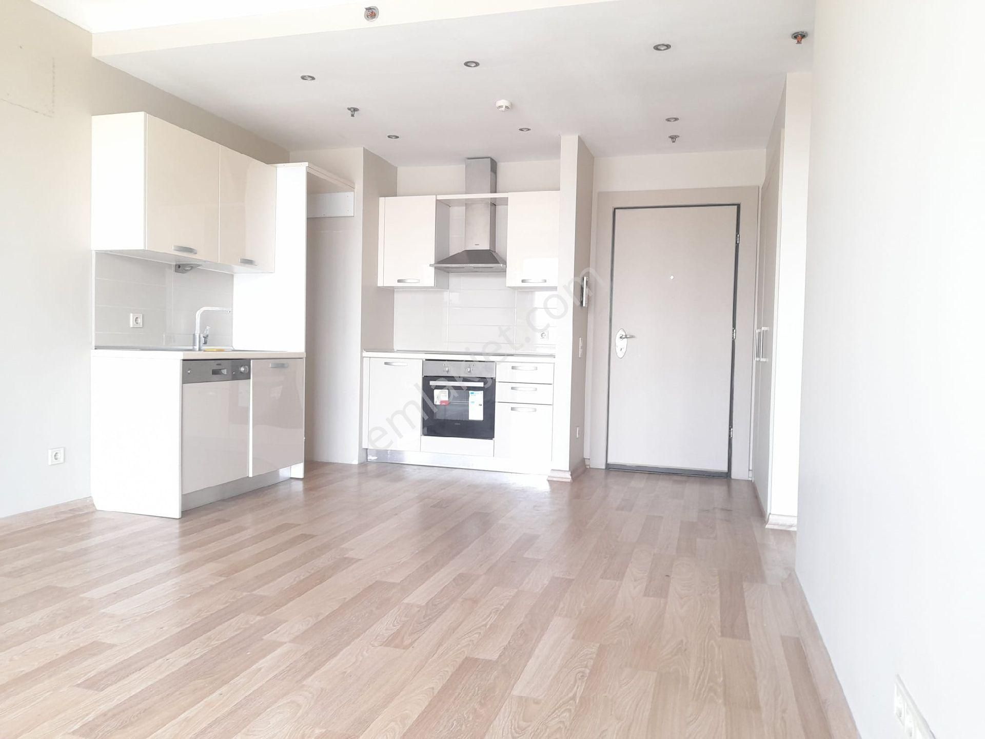 Teknikyapı Metropark Sitesi C Konut Bloğunda, Full Manzara, Tertemiz, Boş, Satılık 1+1 Daire