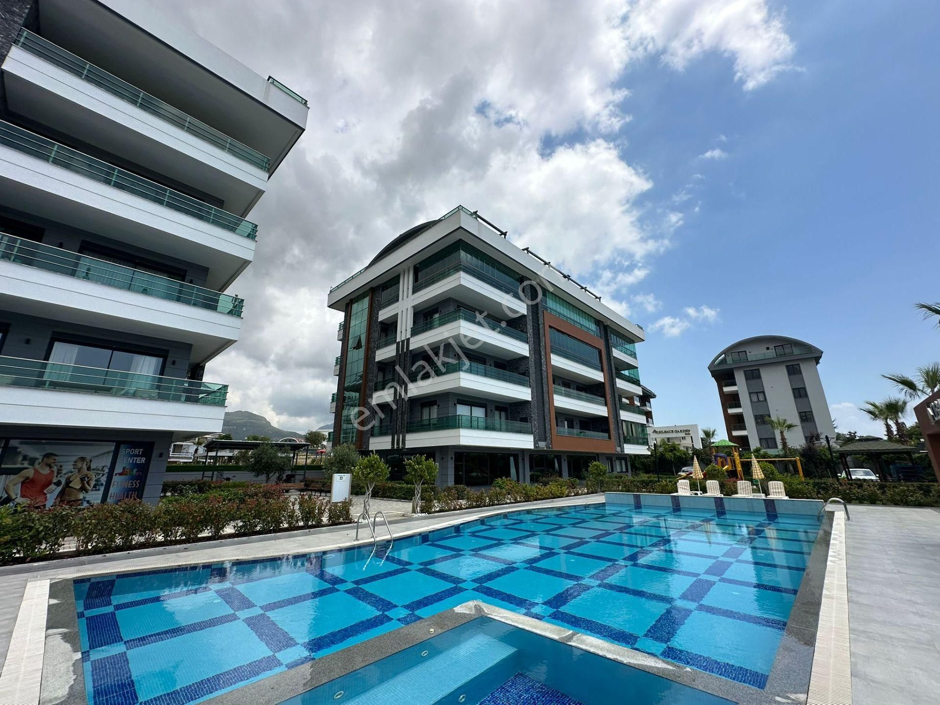 Oba’da Modern Yaşam – Havuzlu Sitede Ferah 2+1