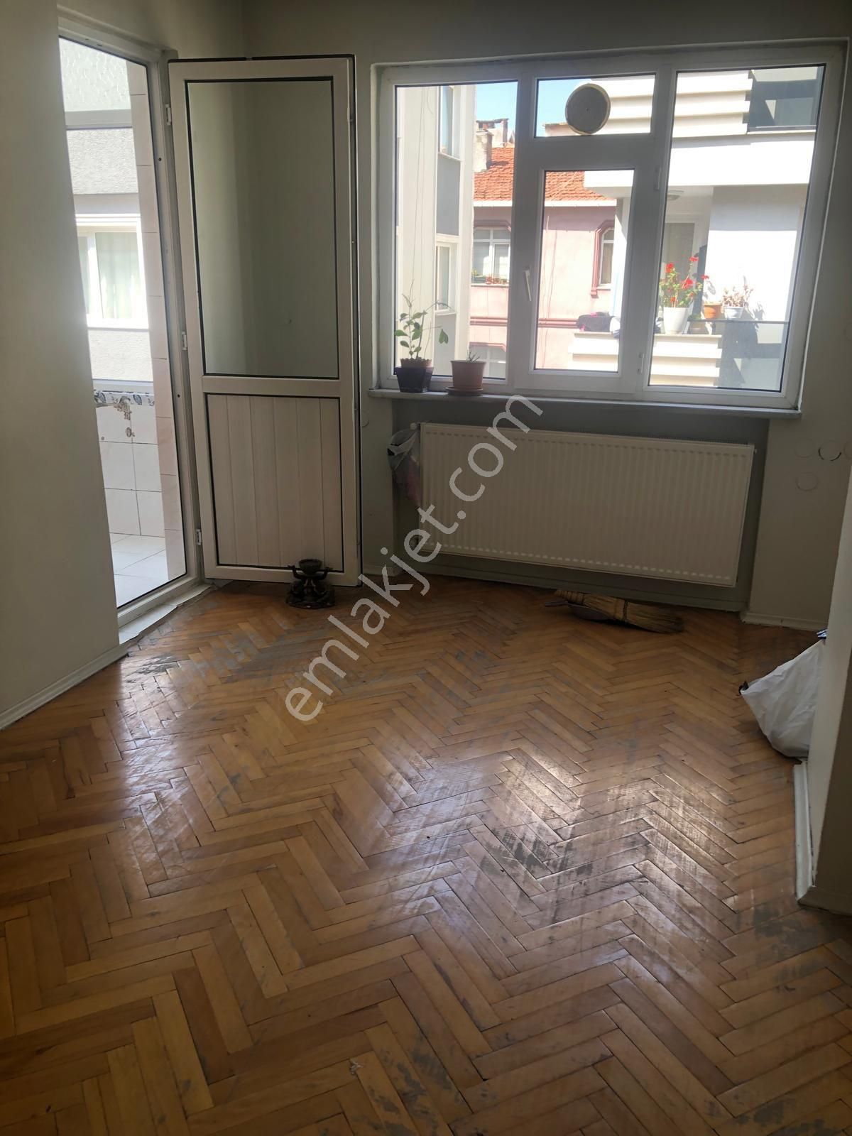 Firsat!! 25 Yillik Binada Asansörlü Binada 3+1 120m2 Kredili 4.kat