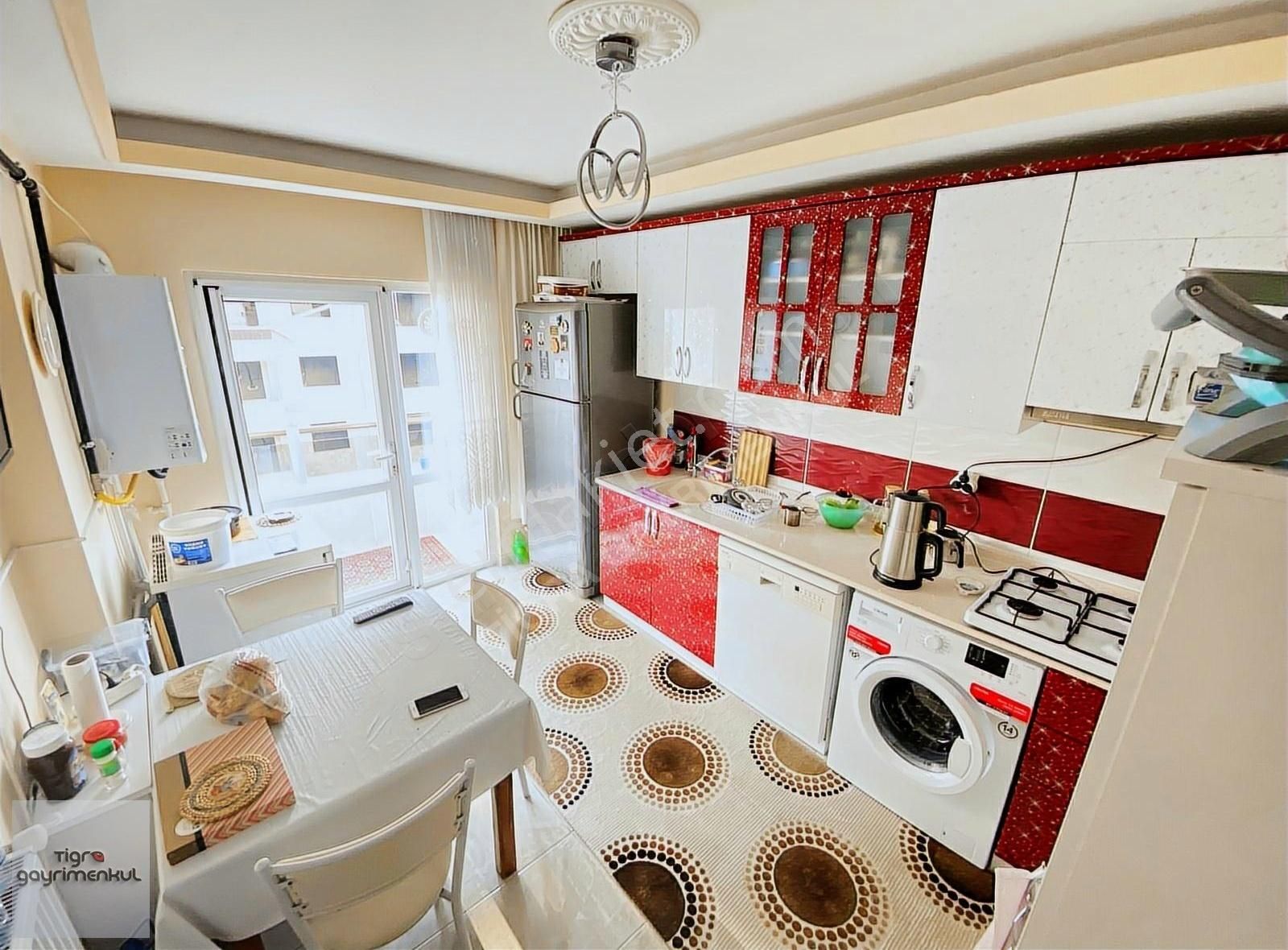 _tigra_boğaziçinde Masrafsız Asansörlü Cadde Yakını 4+1 Dublex!