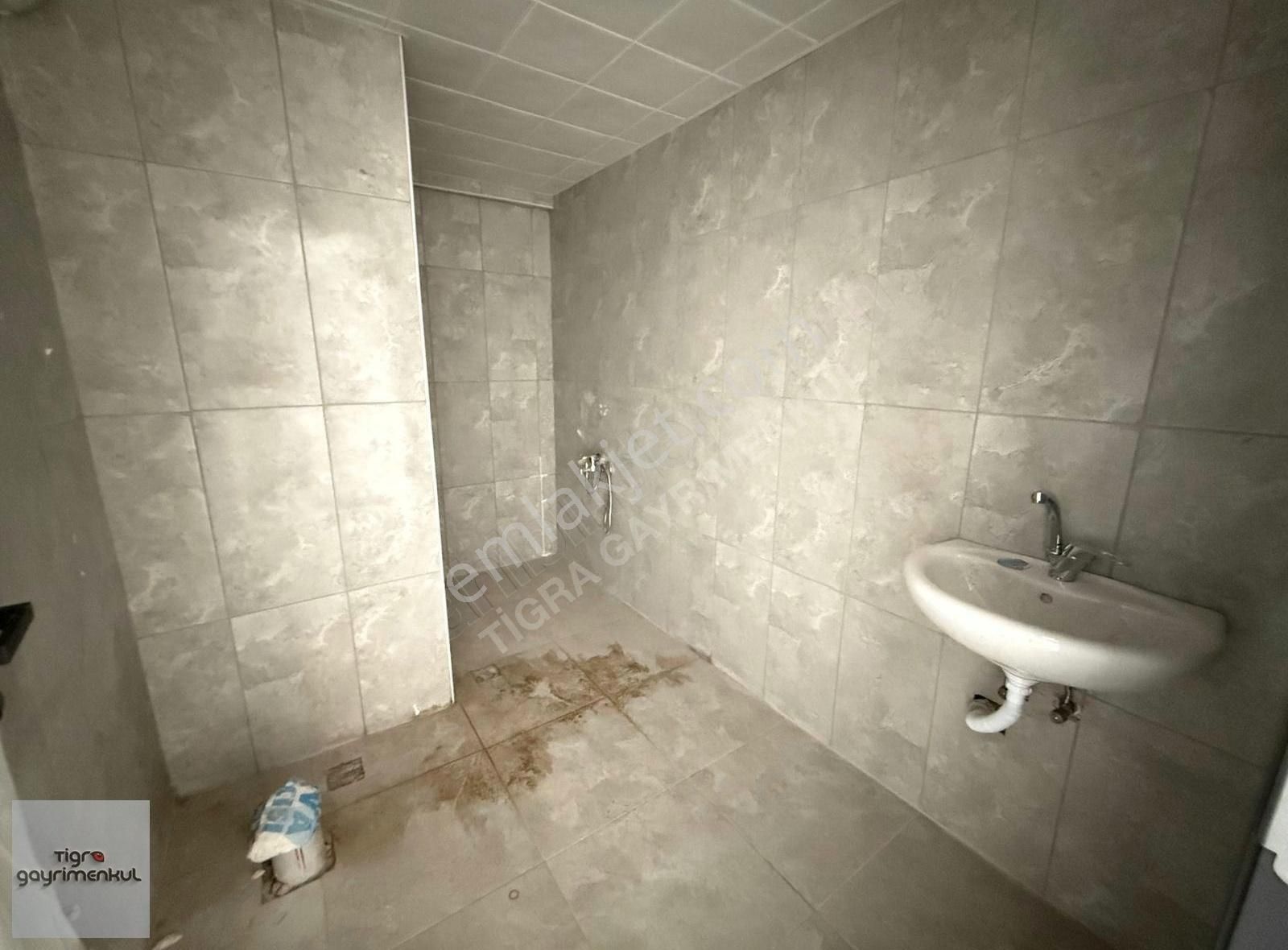 _tigra_akşemsettin Mah.928. Cad. Üzeri (sıfır) 1.kat 3+1 Daire