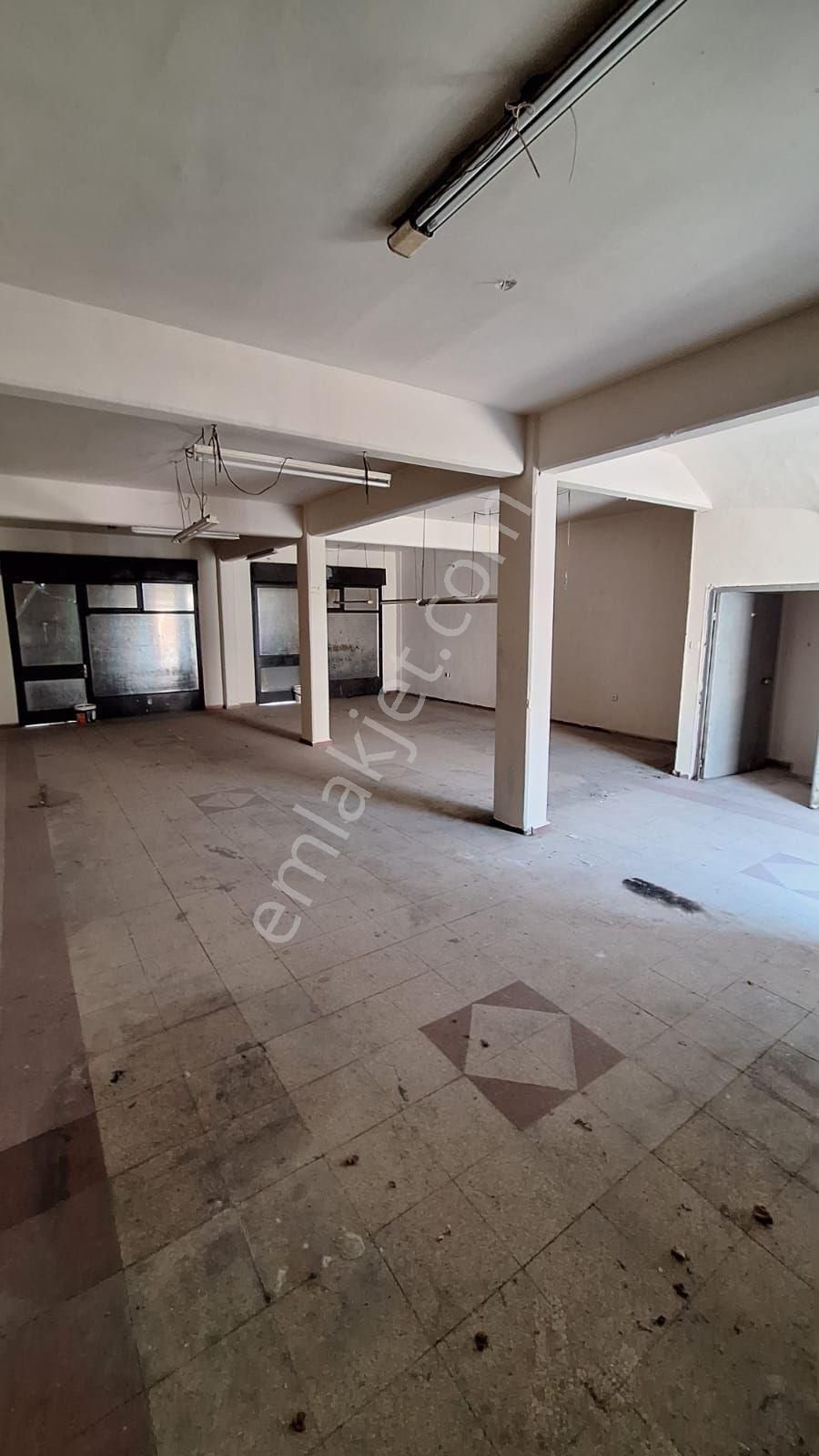 Fırsat !! İzmir Işıkkent Ayakkabıcılar Sitesinde 387__m2 (a) Grubu Yatırımlık 3 Katlı İşyeri - Görsel 18