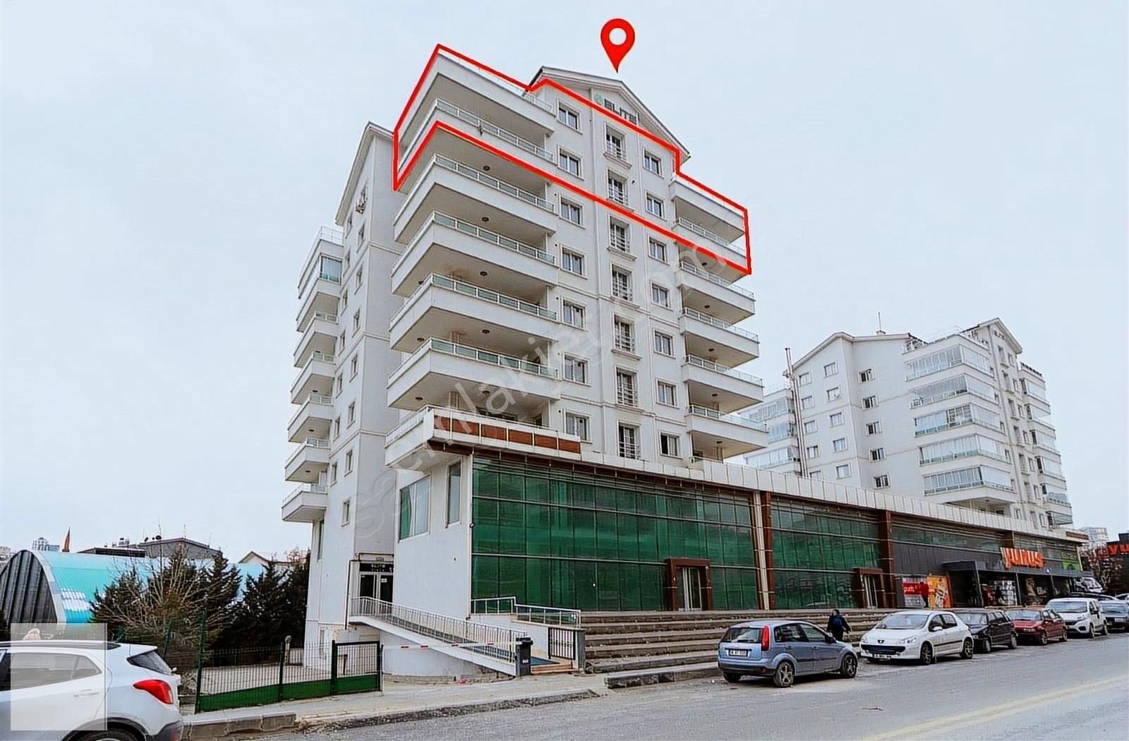 Fırsat 4,5+1 Dubleks 350 M² Lüks Yapılı Sitede Geniş Teraslı Boş